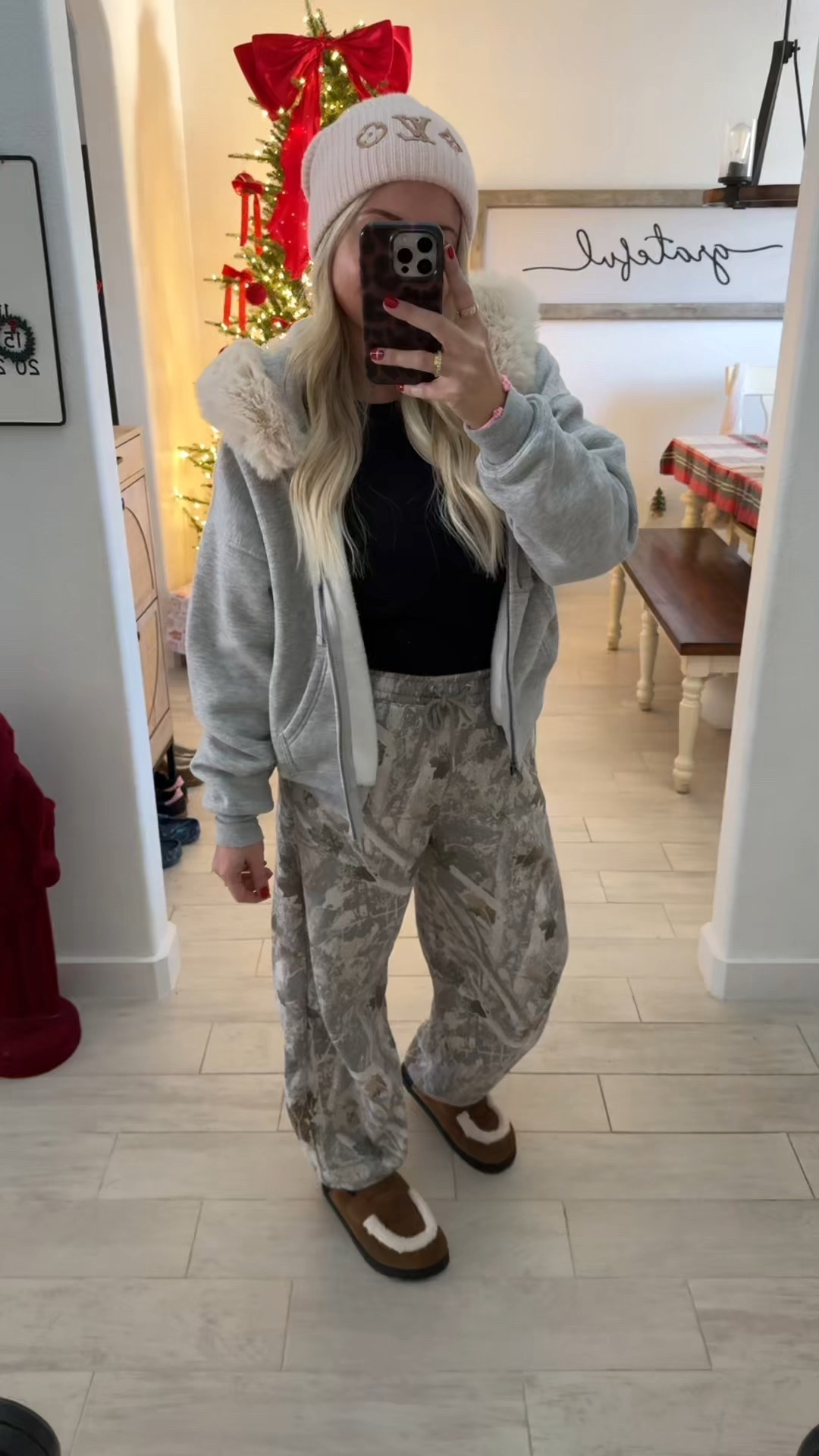 Comfy outfit of the day
Zip up hoodie large
Camo sweatpants small
Clogs tts


#LTKFindsUnder100 #LTKootd #LTKFindsUnder50