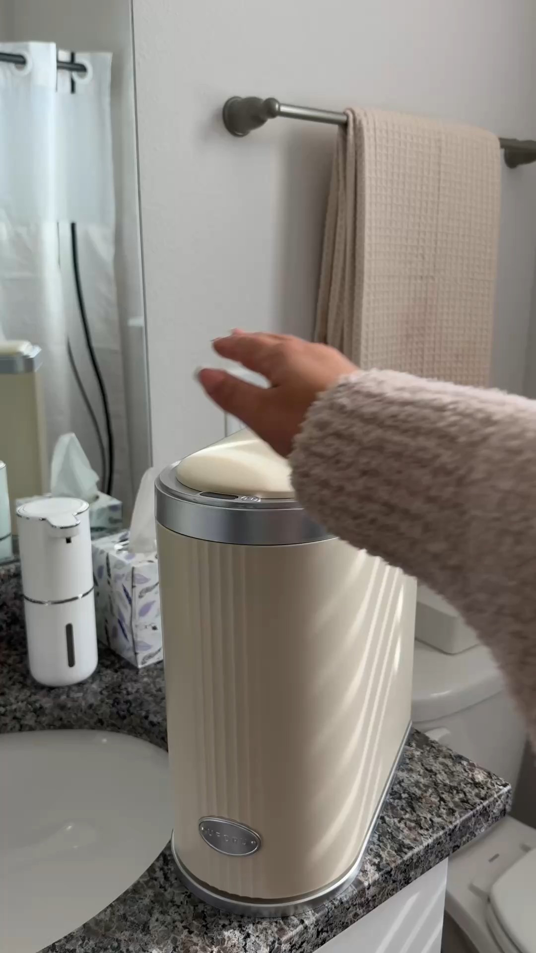Bathroom Automático Trash Can
