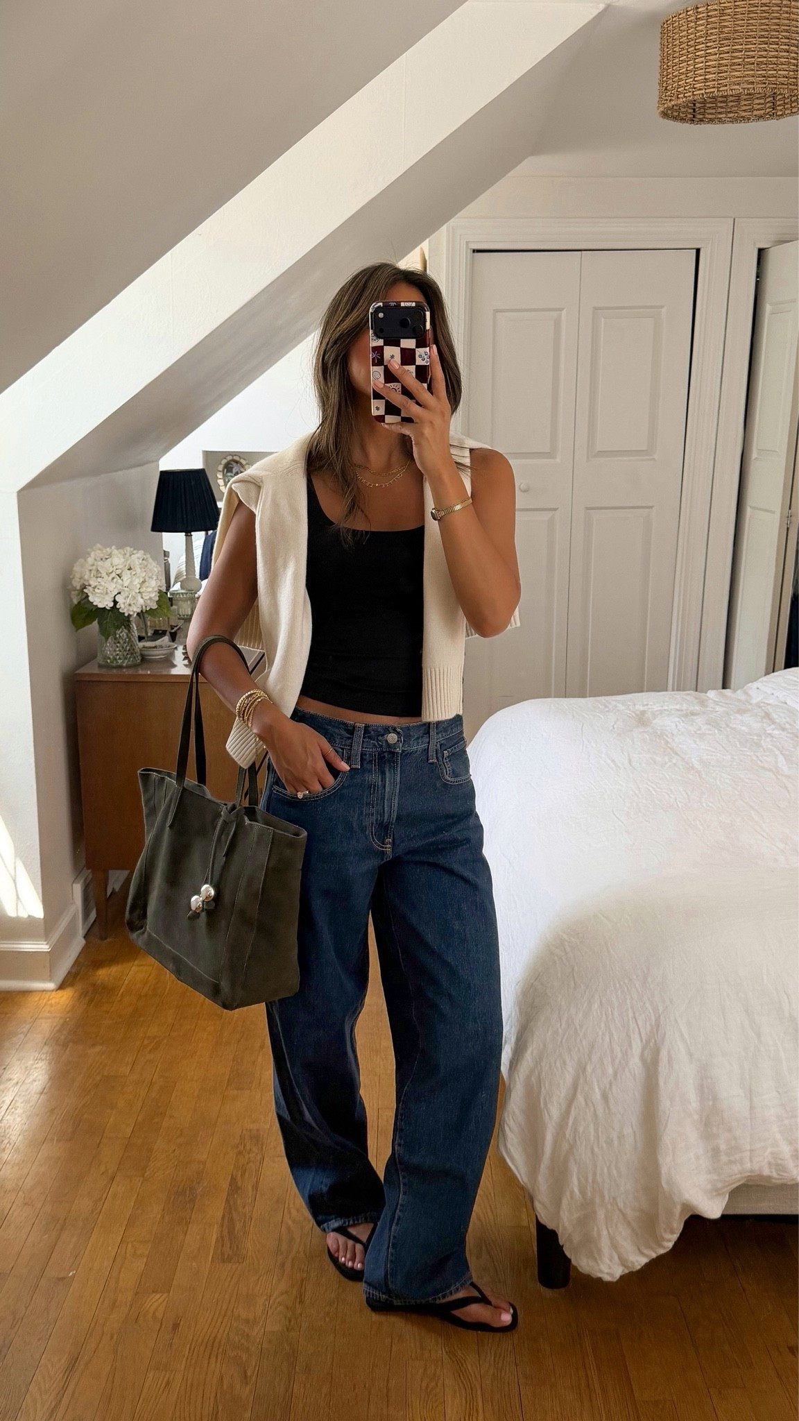 casual outfit ft. the Hailey Bieber jeans🤌🏽 oversized, relaxed + SO good. I’m in a 26 in the extra dark wash but could definitely size down one for a less baggy fit but I personally love the extra slouchiness in this style. 
@Steve Madden US

#LTKootd #LTKmomlife #LTKgrwm