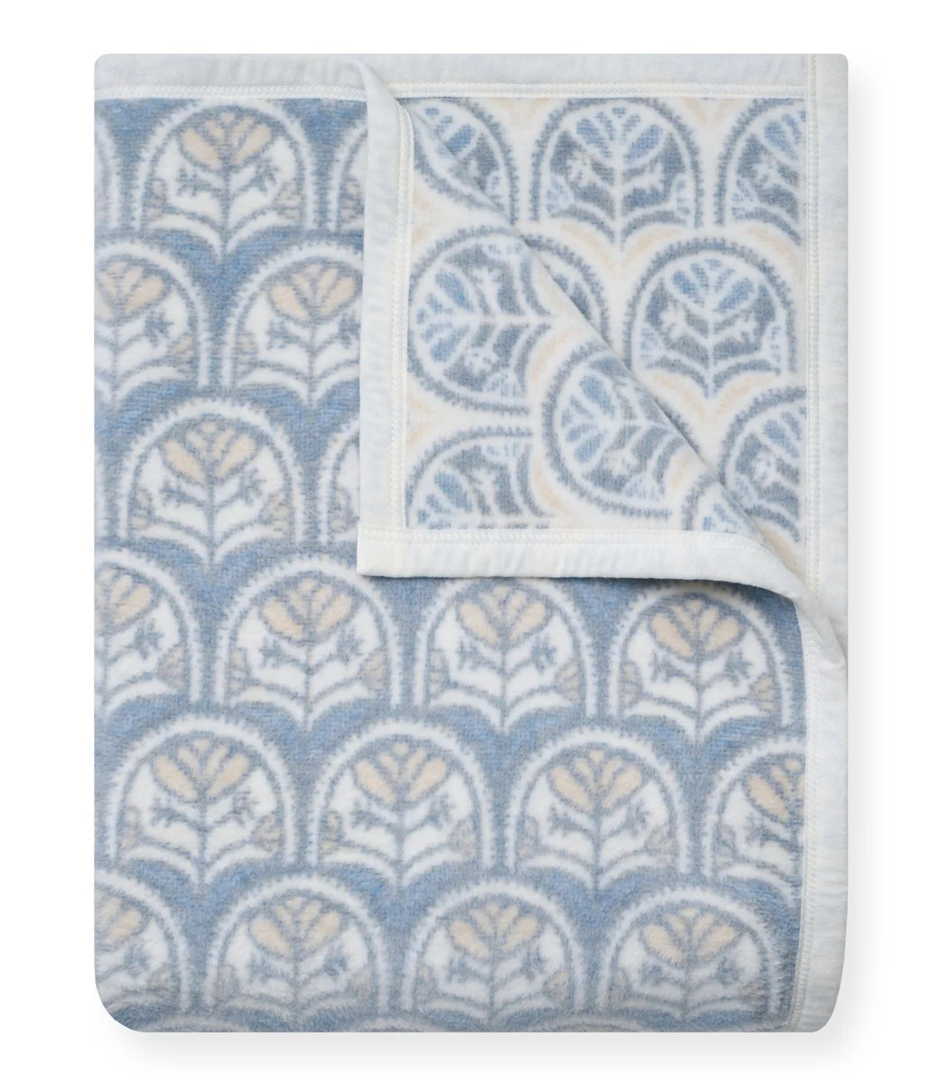Cottage Scallop Blanket | ChappyWrap