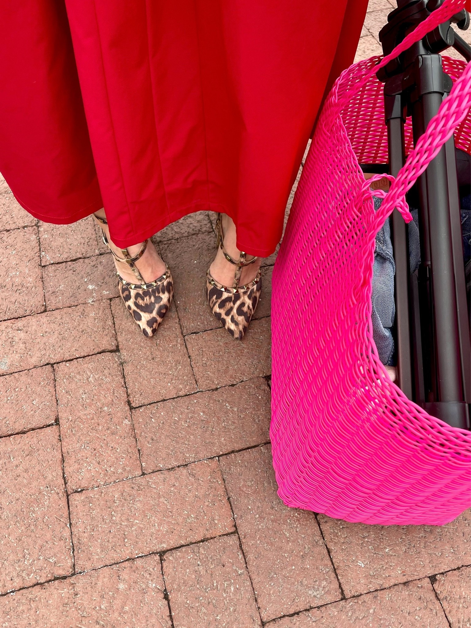 Red + leopard = the perfect combination

#LTKootd #LTKSaleAlert #LTKSeasonal