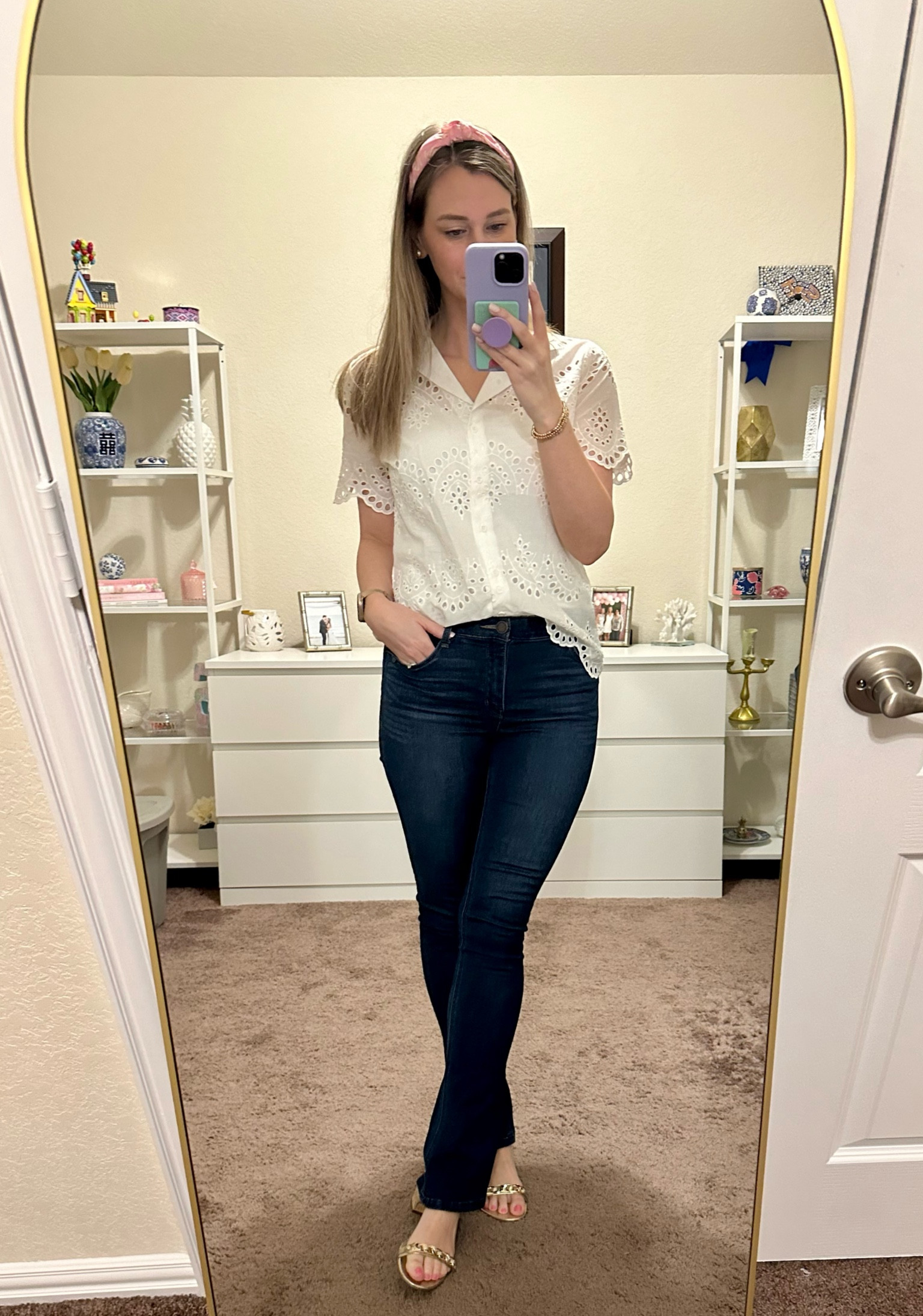 Casual work ootd

Business casual jeans
Smart business casual
Jeans for work
Eyelet top
Spring work fashion 
Corporate mom
Workwear for moms
Gold chain block heel
Headband 


#LTKstyletip #LTKfindsunder50 #LTKworkwear