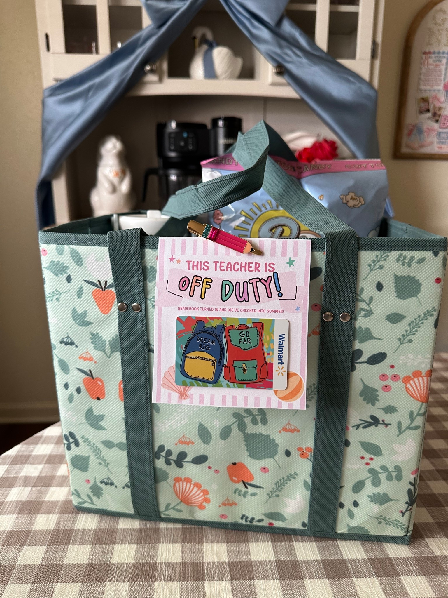 The cutest and best reusable totes that make great gift bags! 

#LTKSeasonal #LTKHome #LTKGiftGuide