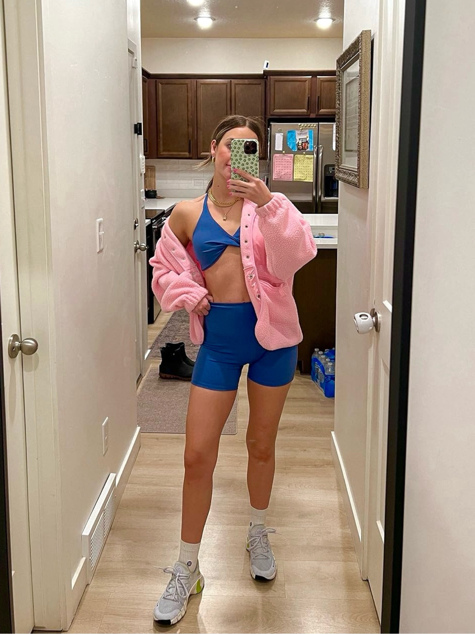 Gym ootd👟💪🏻

I’m 5’4 115 and in smalls. I linked some sneakers I have but they’re not the ones I’m wearing. 
These are old nikes hehe. Also I just did cardio today, idk how well this top would stay in place if you were doing an upper body workout!🏋🏽‍♀️🩷

Gym outfit, women’s fitness outfit, gym outfit inspiration, workout outfit inspiration, cute gym clothes, cute workout clothes

#LTKstyletip #LTKfindsunder50 #LTKfitness