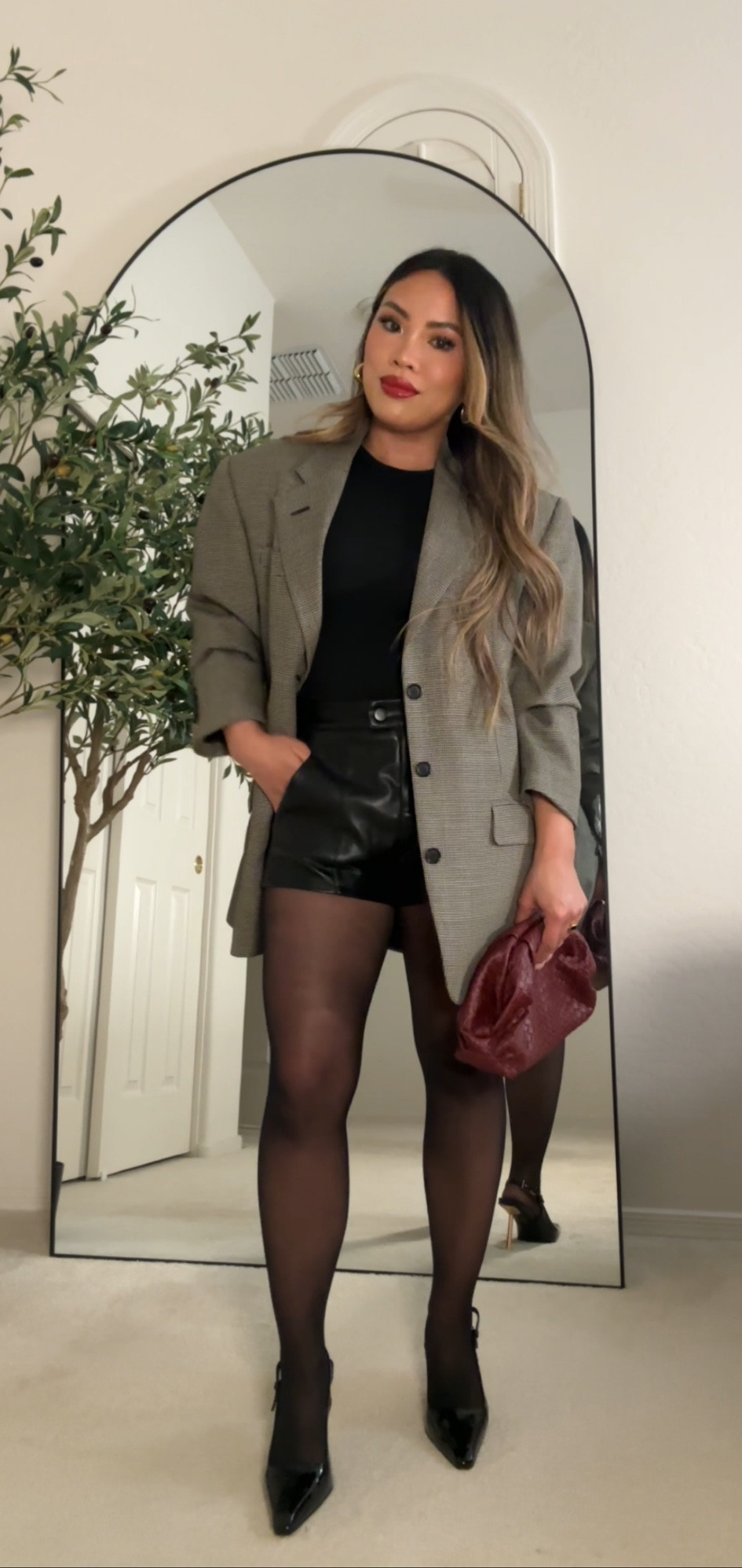 Outfit for a girls holiday dinner!

Effortless Holiday Outfit 
Leather micro shorts outfit idea
Leather mini shorts outfit idea
Holiday girls dinner outfit idea 

#LTKHoliday #LTKFindsUnder50
