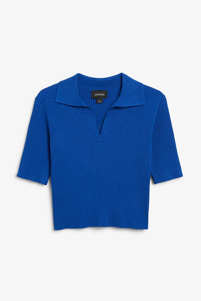 Geripptes blaues Poloshirt kurze Ärmel | Monki (DE)