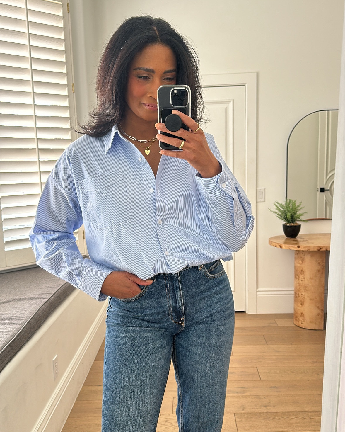 LAST DAY TO GET 30% OFF!! This striped button down is cinched at the waist so you never have to worry about tucking it in!! Fits true to size.



#LTKSaleAlert #LTKOver40 #LTKFindsUnder50