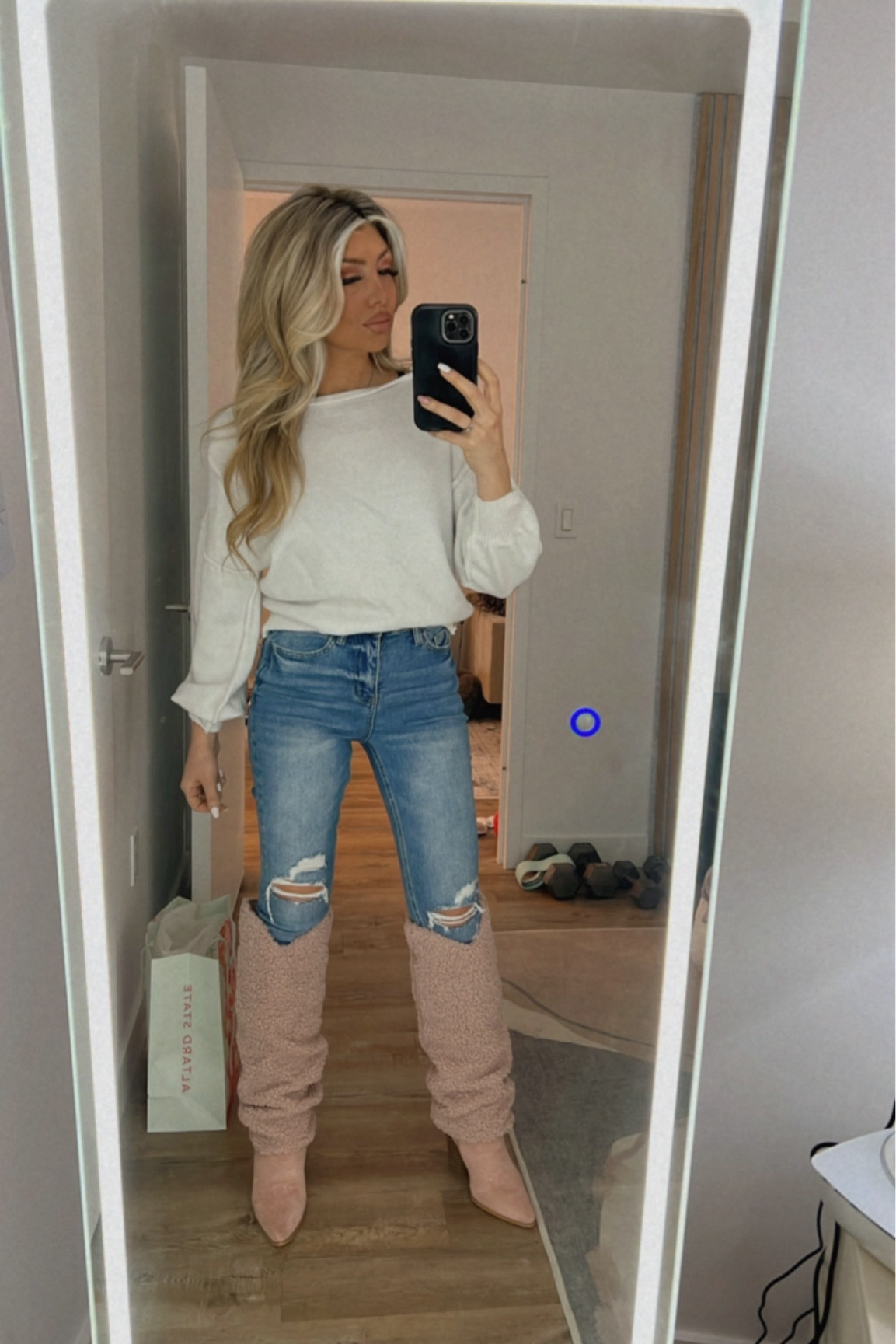 Good American denim continues to amaze me. My body fluctuates throughout the month so I have different jeans for each body type I’m facing each week! These are so stretchy and comfortable they do not cut into me and I  like to dress them up with boots and an off the shoulder top as my ‘business casual’ fit ! 

#LTKbeauty #LTKsalealert #LTKstyletip