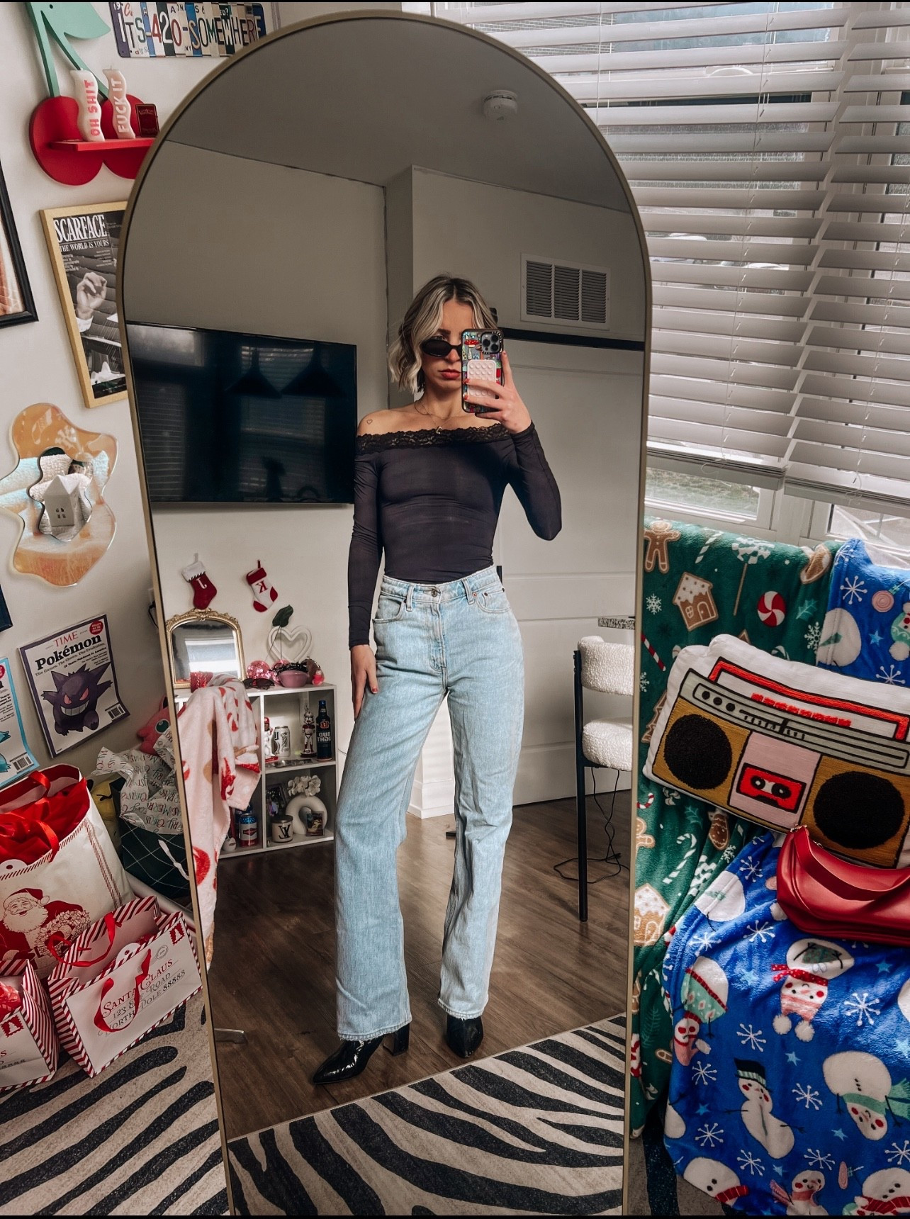 Size small top
Size 25 jeans 

#LTKFindsUnder100 #LTKHoliday #LTKFindsUnder50