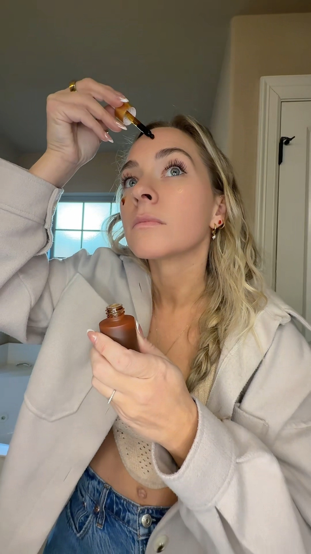 Running on caffeine & glow drops

@WHIND 

#LTKgrwm #LTKBeauty #LTKdayinmylife