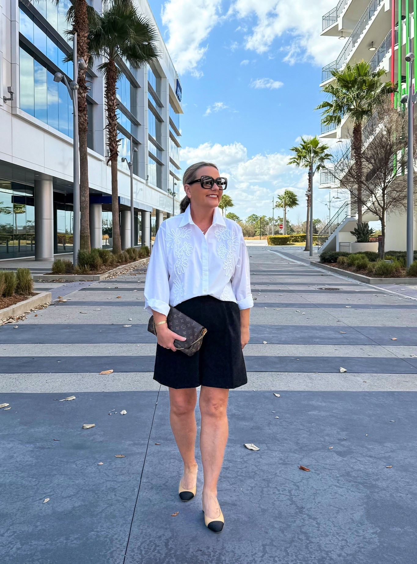 Bermudas and a white embroidered shirt - Classic and versatile pieces.


#LTKootd #LTKOver40