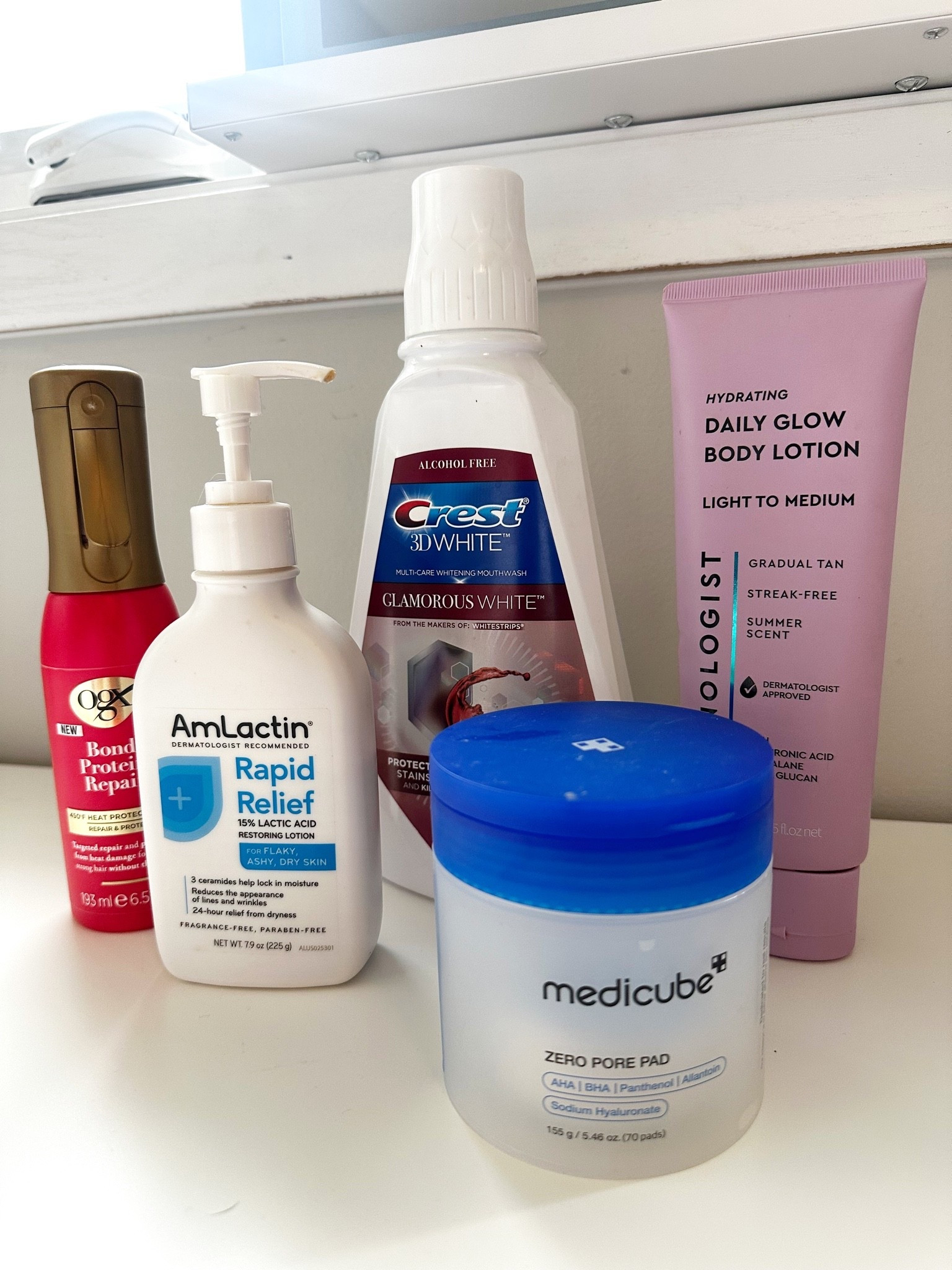 Cheap beauty products that I will always repurchase!!

1. Amlactin for dry skin
2. Crest whitening mouthwash In brilliance
3. Tanologist gradual tanning lotion
4. OGX bond protein repair 
5. Medicube no pore pads 

#beautyfavorites #affordablebeauty

#LTKselfcare #LTKgrwm #LTKBeauty