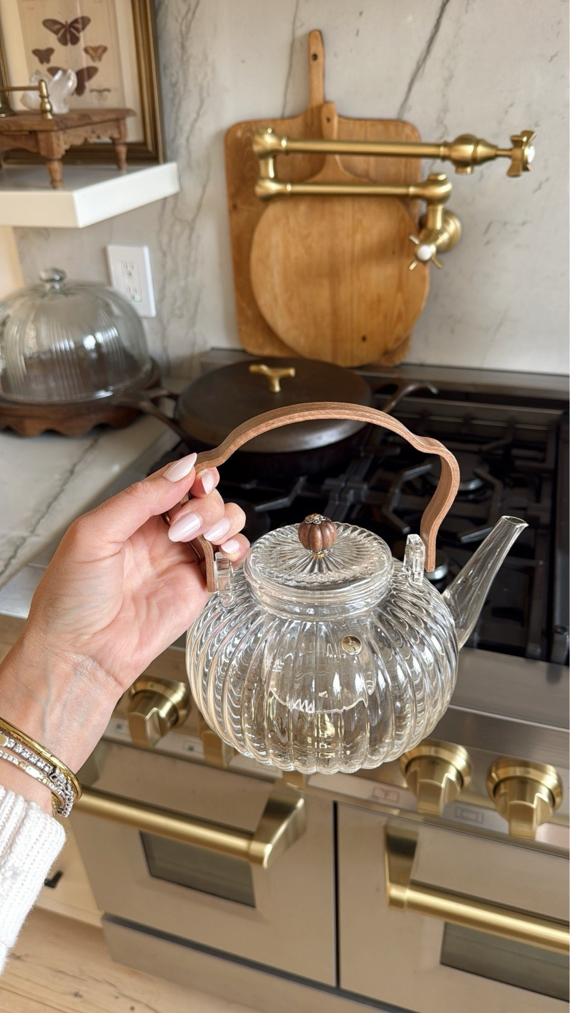 The cutest pumpkin glass teapot for fall🍂 A great non-toxic Amazon find!

Cooking
Home decor 
Kitchen

#LTKHome #LTKSeasonal #LTKfoodie