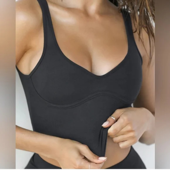 JOAH BROWN CONTOUR CROP TANK | Poshmark