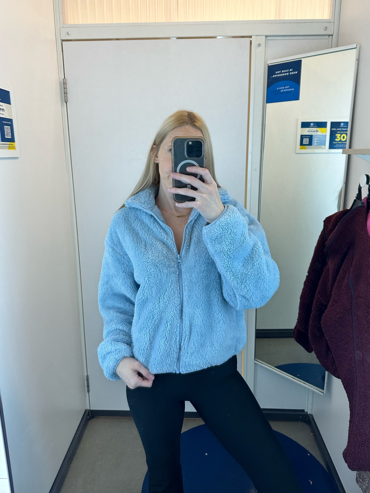 Old Navy Sale Sherpa jacket! ❄️☃️

This full zip Sherpa jacket is so cute! I’m in a size small, a size up from my normal size so that it would be a little bigger. Looks so good with a pair of flare leggings and platform boots!

Sharing some more Old Navy fashion finds and Old Navy activewear below! 🥰

#LTKHoliday #LTKCyberWeek #LTKGiftGuide