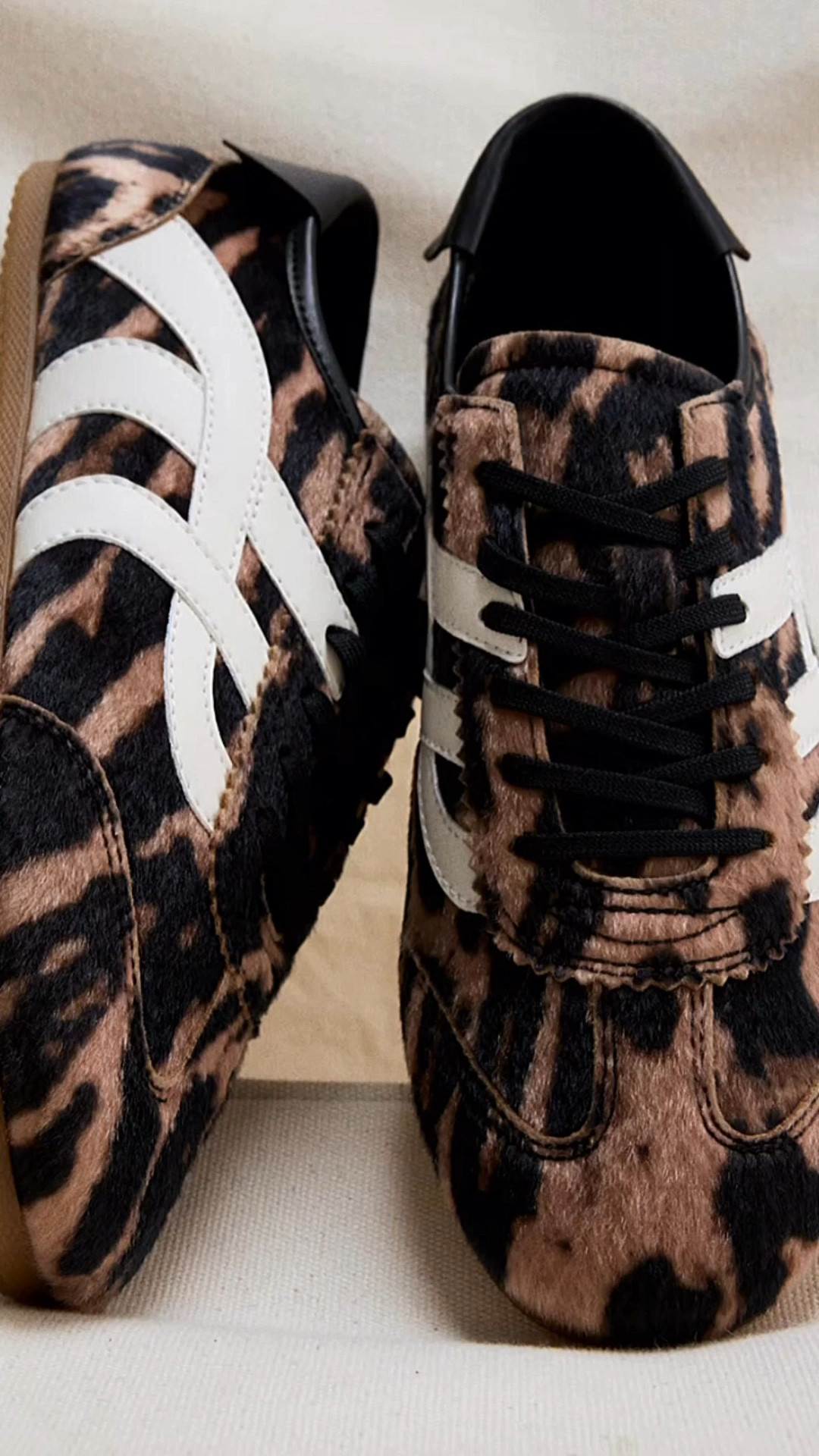 Omg these fall finds are so good and all under $100!

#LTKFindsUnder100 #LTKItBag #LTKShoeCrush