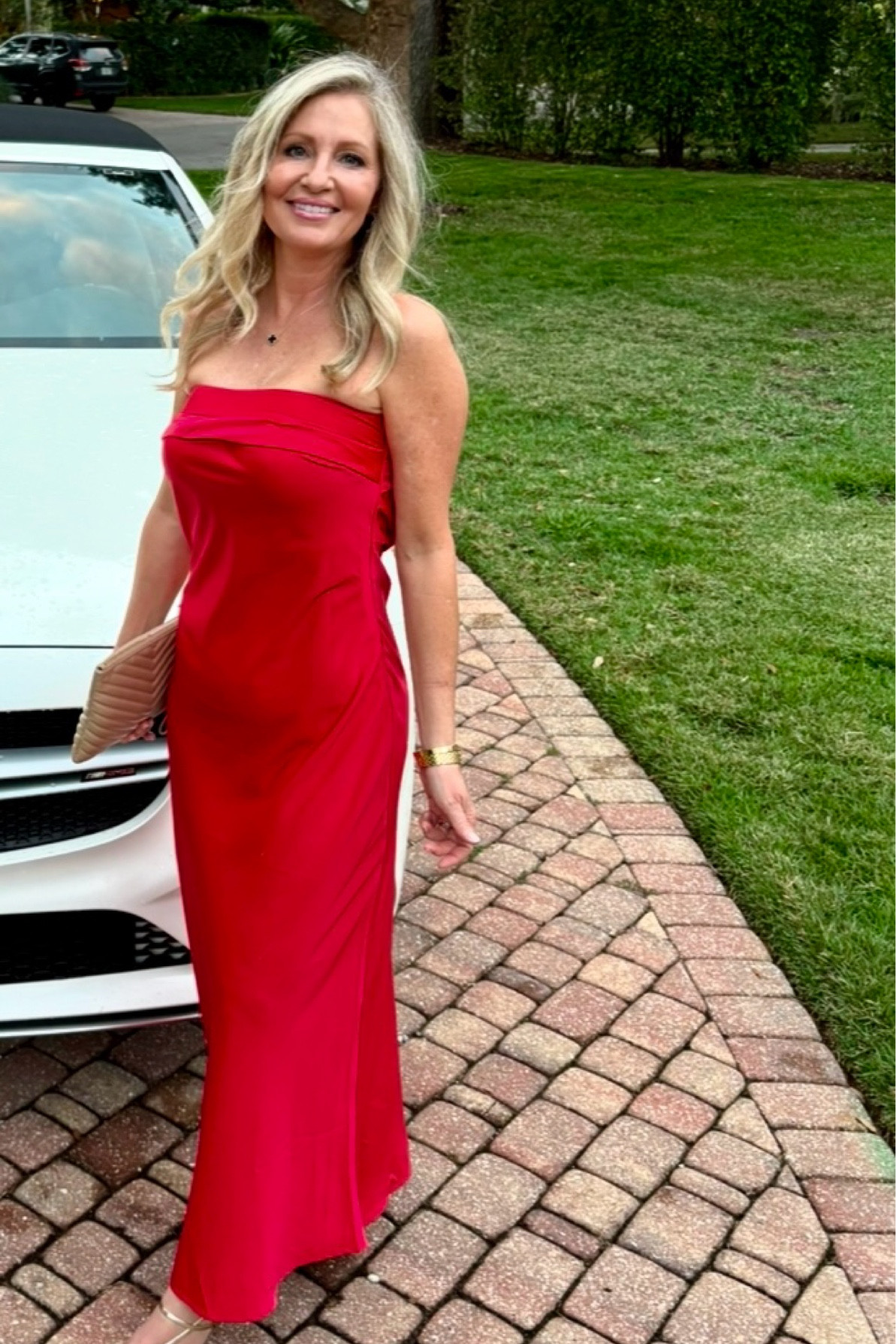 Wore this dress for Valentines dinner ❤️ Got so many compliments! Fabric is satiny smooth and very flattering. Available in multiple colors. Under $50!!! At this price I’ll be buying more! Would be great for a wedding guest dress and any formal occasion.
