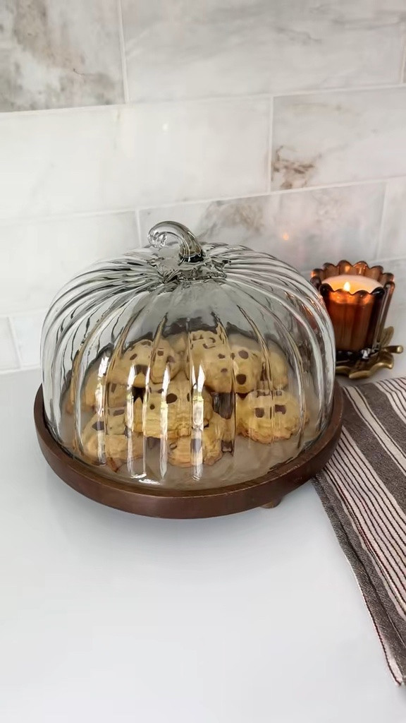 The prettiest pumpkin dessert stand 🎃🍂

#LTKSeasonal #LTKHome