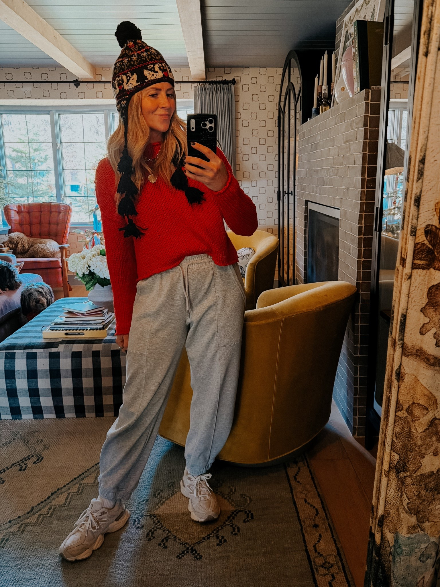 •sized up to medium in sweater
•joggers in small reg size 