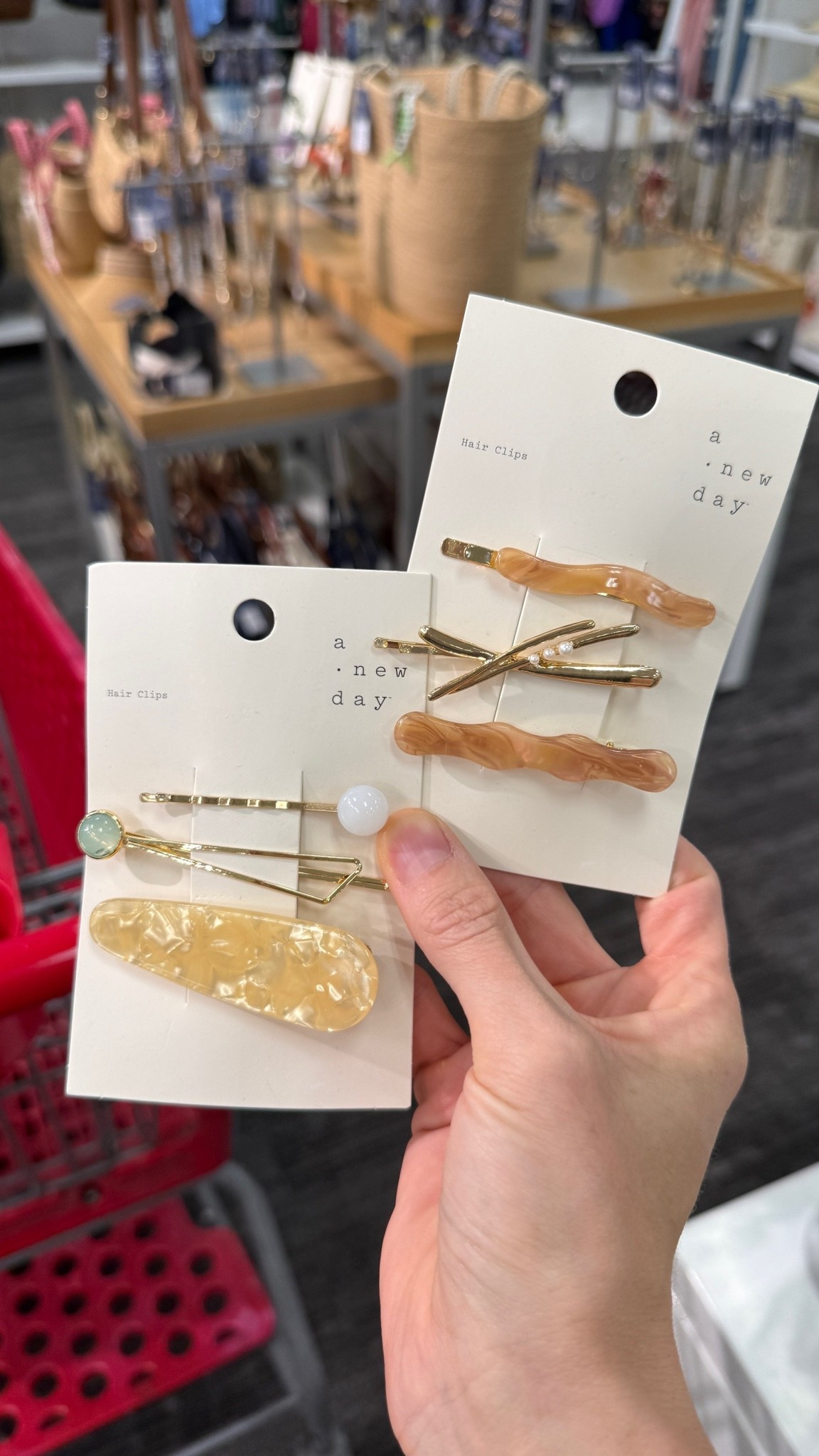 New hair accessories

#LTKSeasonal #LTKselfcare #LTKBeauty