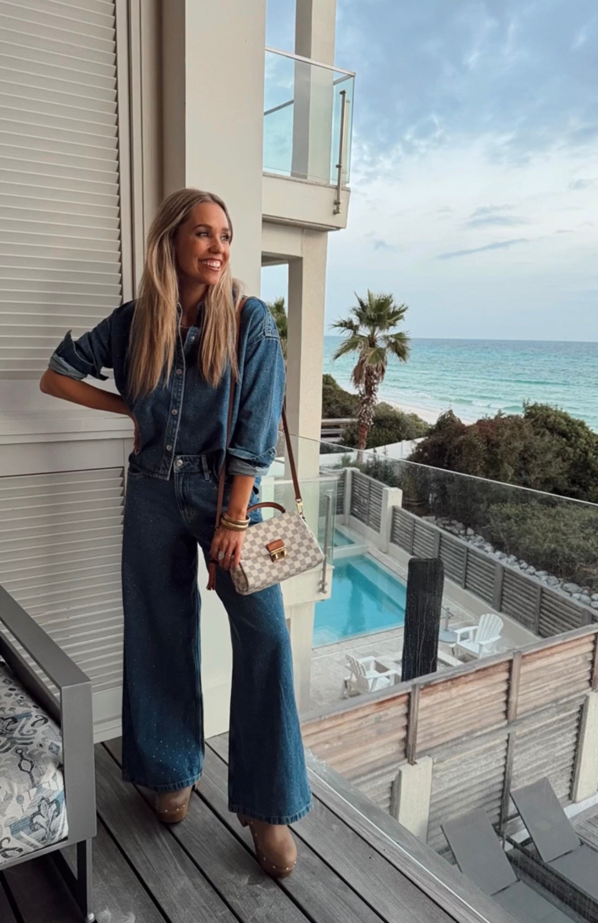 🤍 I got SO many compliments on this set! Everyone was shocked when I told them it was from Walmart. I even had girls that night buying it! 🤍✨

TOP: XS (went down 1)
Jeans: 4 / my tts

5’5” / 120lbs 