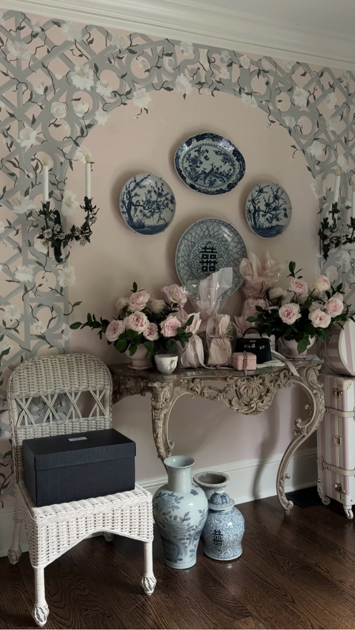 Chic holiday gift ideas! 

#LTKParties #LTKStyleTip #LTKSeasonal