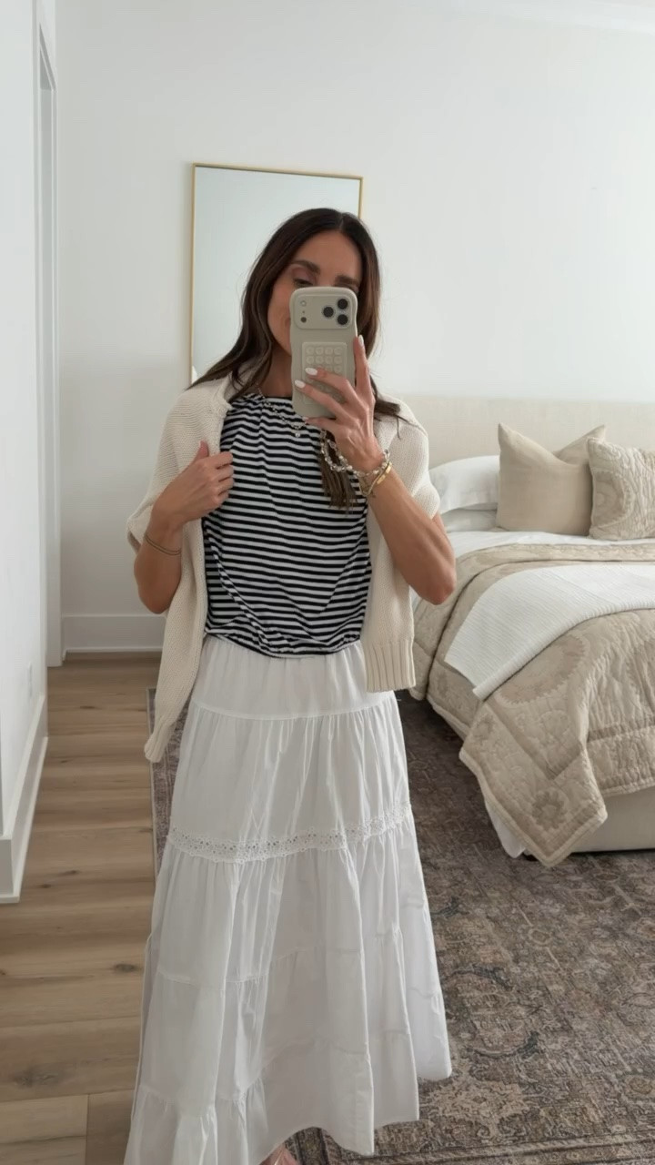 White maxi skirt for spring and summer. Striped top with elastic band, I'm wearing size XS.

#LTKootd