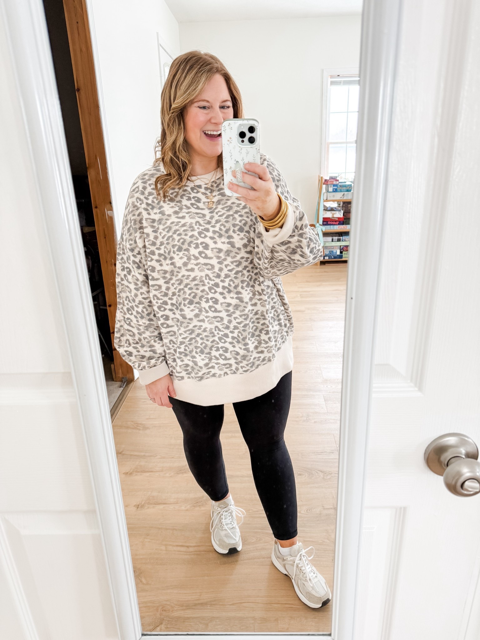 Comfy mom outfit with leggings! Wearing a large in my Aerie sweatshirt and an XL petite in my Old Navy leggings (no front seam!)

#LTKMidsize #LTKBump #LTKmomlife