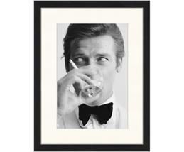 Gerahmter Digitaldruck James Bond Drinking | WestwingNow (AT & DE)