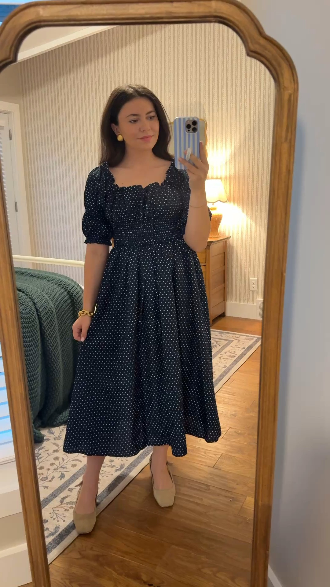 It’s the first day of school with students! 🍎👩🏻‍🏫 Here’s what I’m wearing!