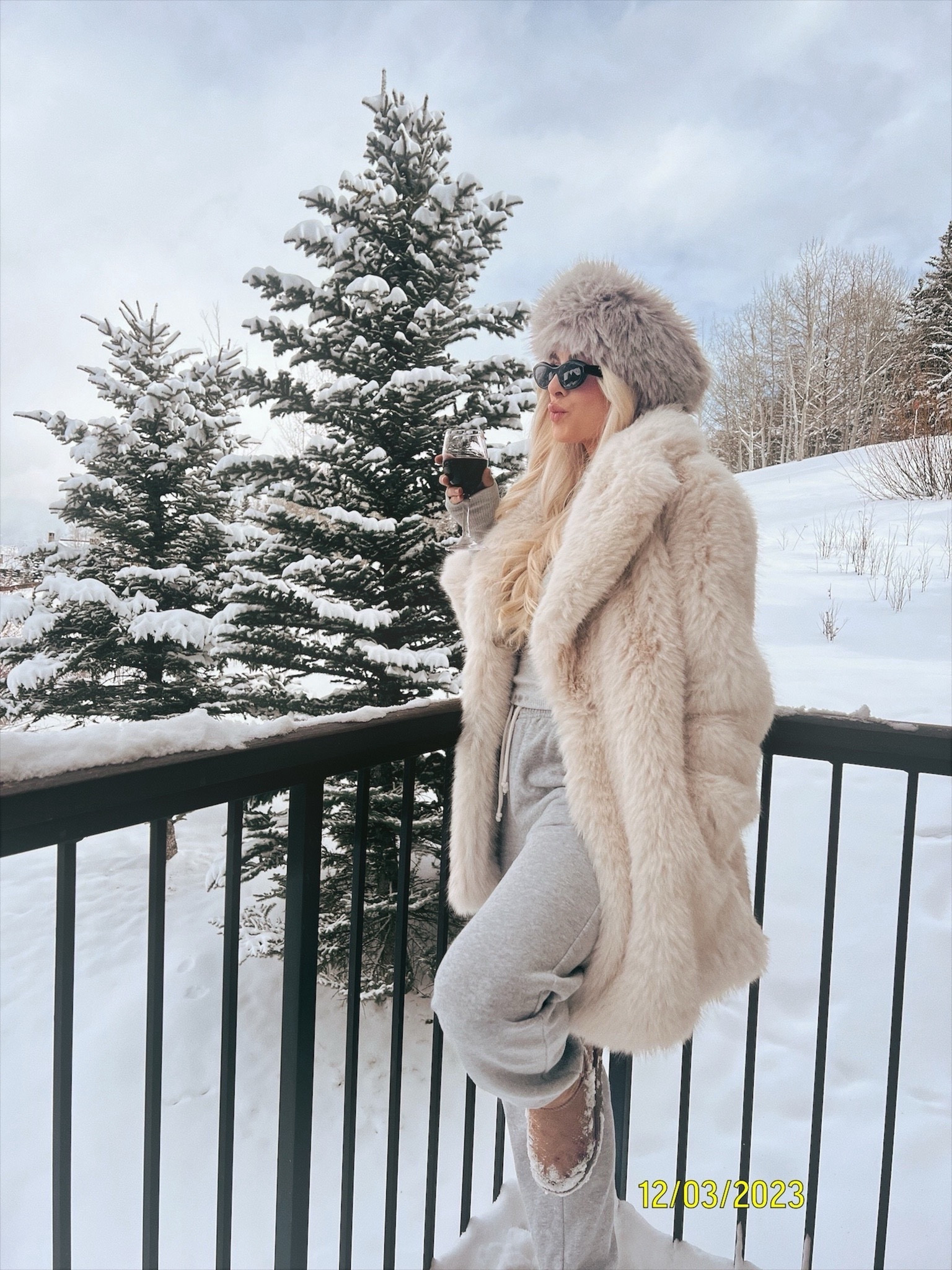 Winter Outfit Inspo! Linking similar coats, sweats, and tops!
#kathleenpost #winteroutfit #whattowear

#LTKStyleTip #LTKSeasonal