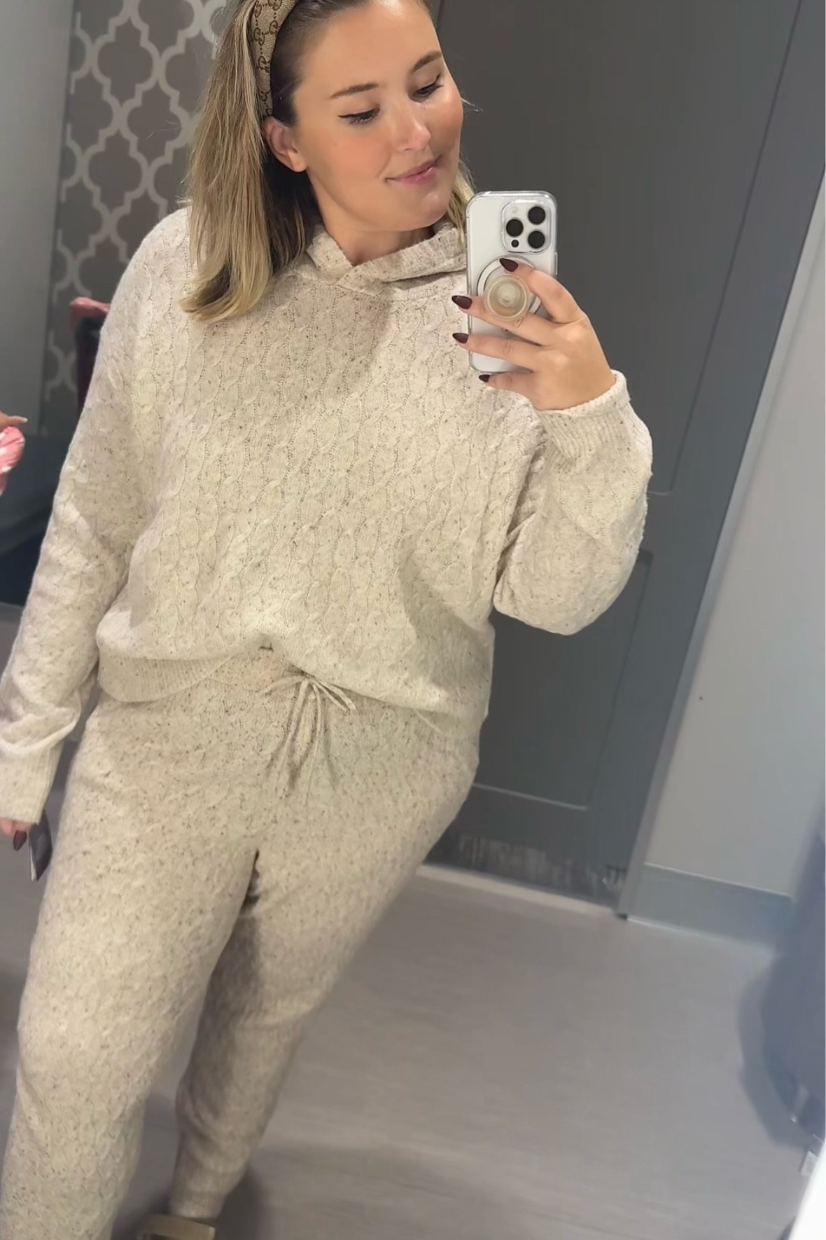 Gorgeous pebble oat hoodie and jogger set! Feels like cashmere 

#LTKActive #LTKPlusSize #LTKMidsize