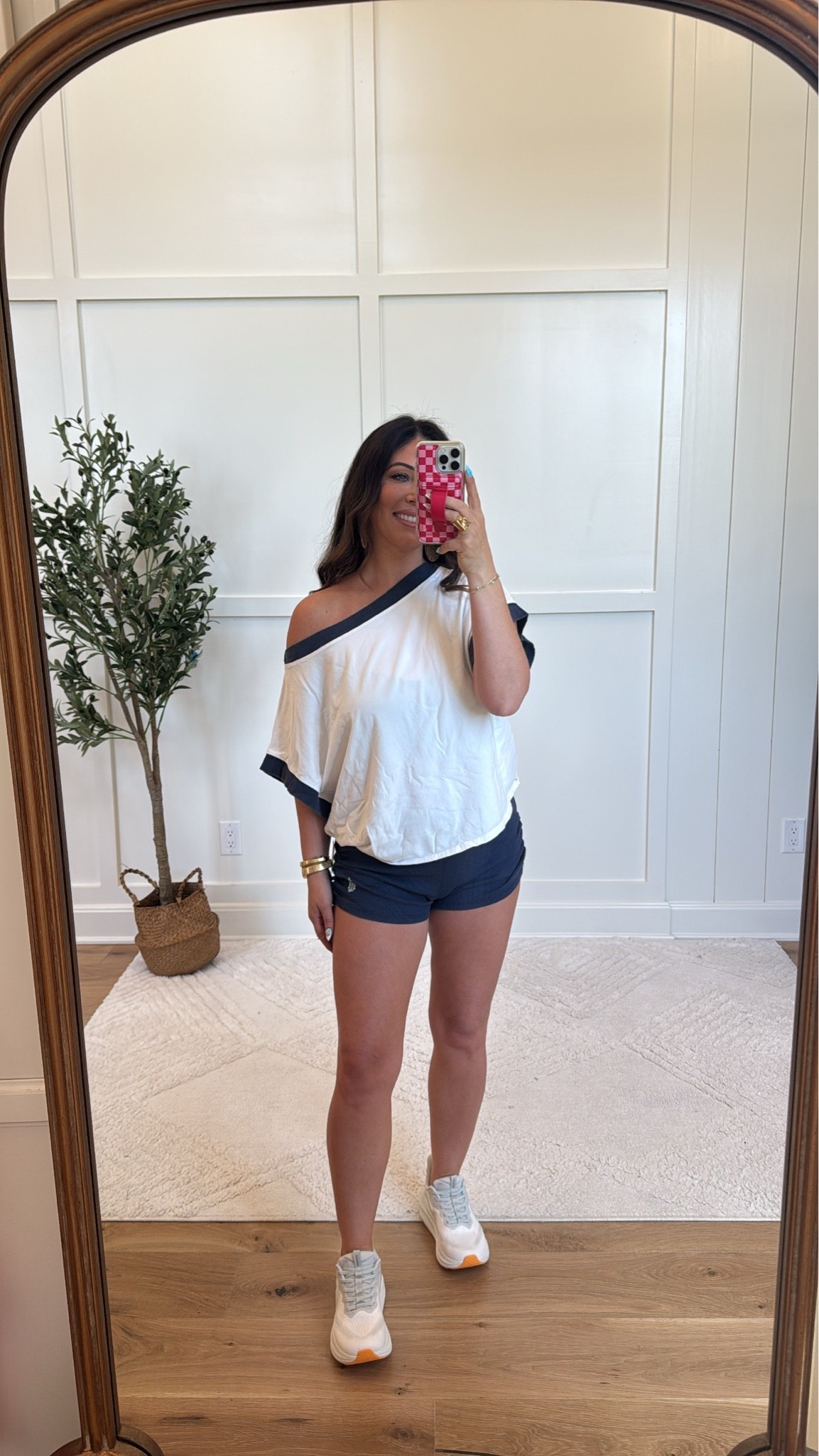 If comfy and cute had a uniform 😍 This navy set is one of those outfits you’ll reach for on repeat—errands, travel, coffee runs, you name it ☕✨ 

#LTKStyle #AthleisureWear #MomOutfit #CasualChic #EverydayStyle #OOTD #WeekendLook #SummerOutfit #ComfyStyle #FashionInspo

#LTKdayinmylife #LTKootd #LTKmomlife