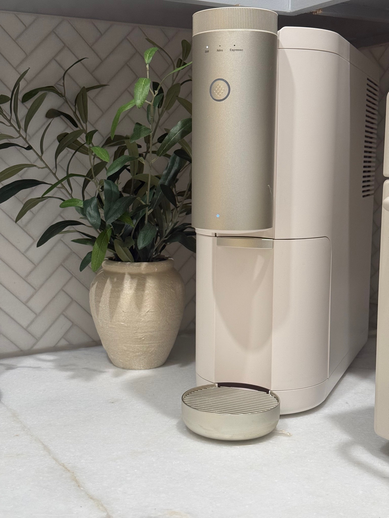 I’ve been wanting to try this coffee machine for years and finally decided to test it out. It makes cold brew, nitro cold brew, and cold espresso, all pre-chilled so your coffee doesn’t get watered down with ice.

Ellie tried the nitro cold brew this weekend and loved it. Use code SAVVY15 for 15% off.

#LTKHome