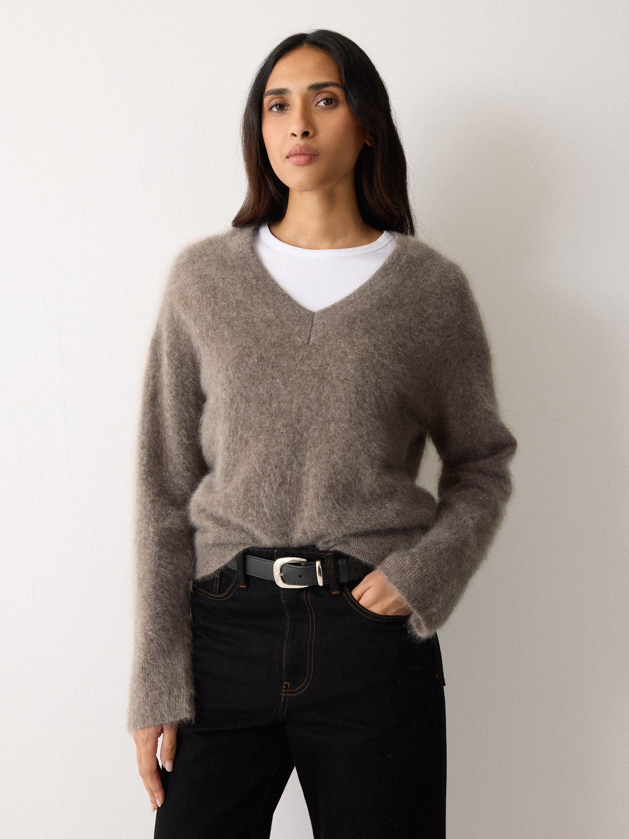 Halo Cashmere V Neck Jumper | Taupe | Jigsaw (UK)