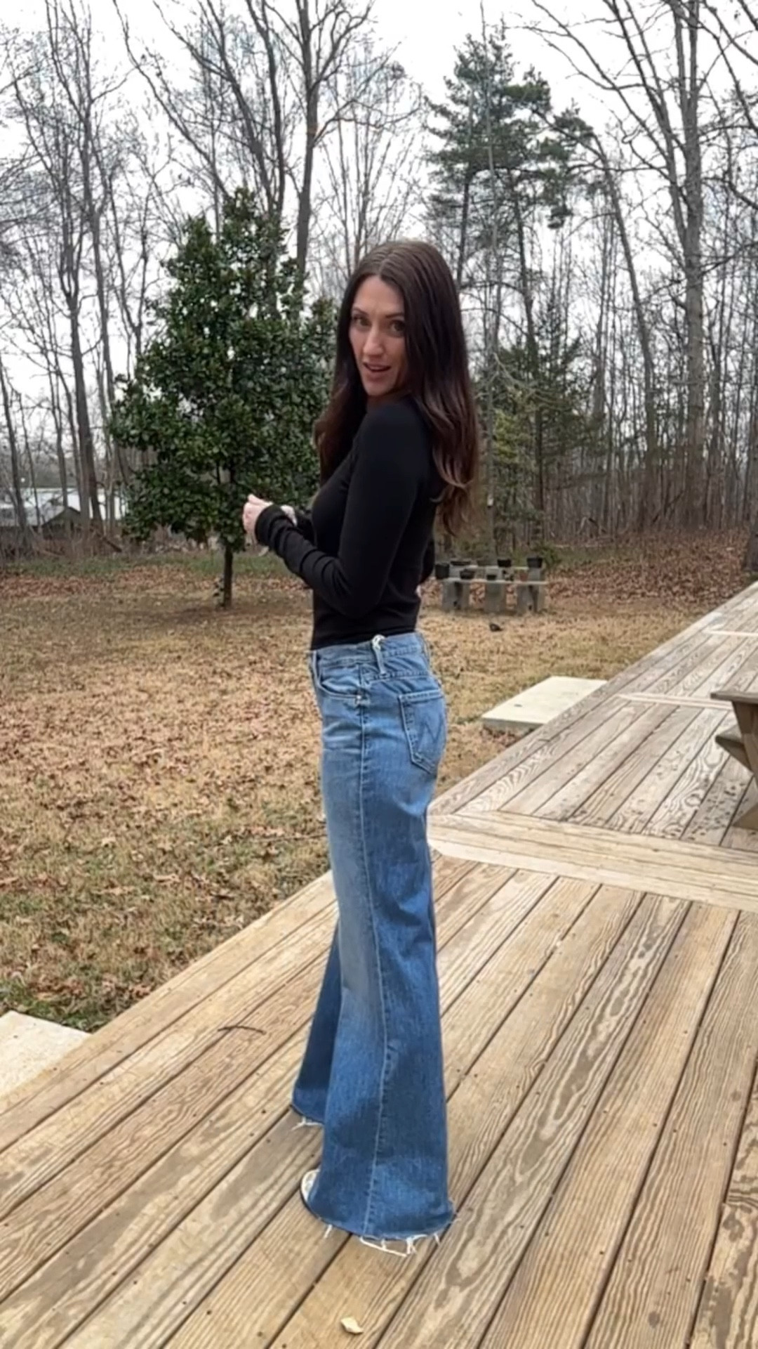 These jeans are so comfortable and they quality is amazing! They're definitely a splurge, but I also find this brand to be well worth it and they last! 

Wearing the size 27". I love that I can wear flats or heels with them. I might wear them to an upcoming Zach Bryan concert with some cutie boots


mother jeans | flare jeans | emmer outfits | casual outfits | basic long sleeve tee 

 #LTKootd #LTKSaleAlert #LTKTall