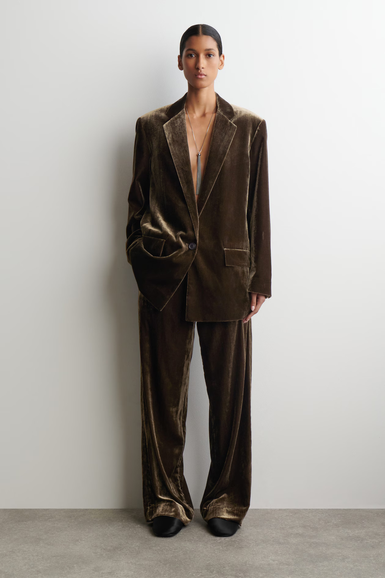 VELVET ELASTICATED STRAIGHT-LEG TROUSERS - BROWN | COS GB | COS UK