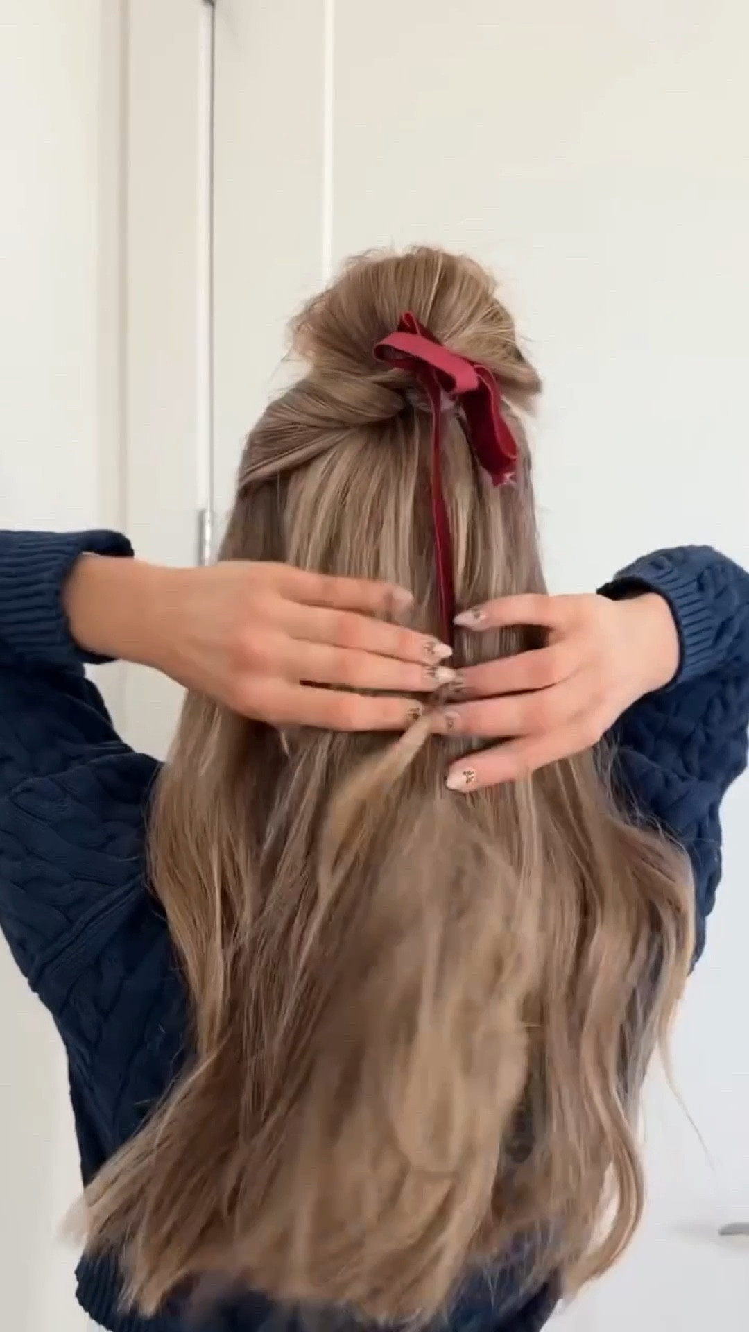 Some holiday hair inspo 🎀 #halfuphalfdownhairstyle #hairinspo #holidayhairstyles