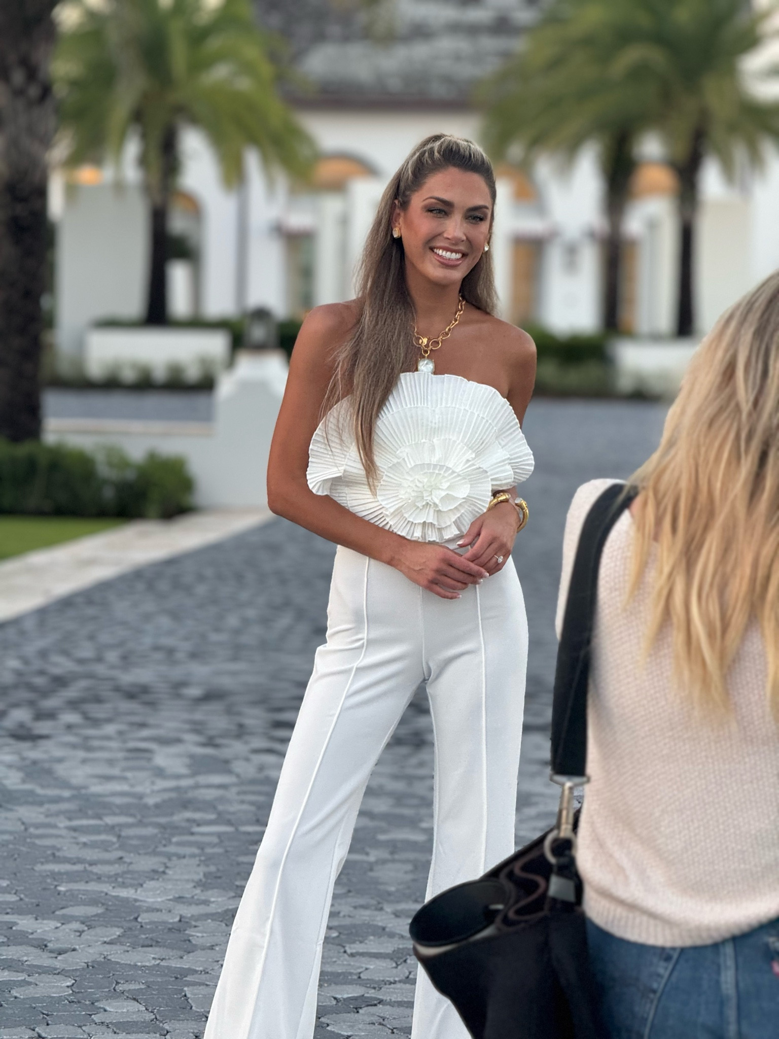 This top!!! Looks designer and only $22 + comes in several colors! Linked below💕


•
•
•
bridal outfits, white outfit, bachelorette party bride, Amazon clothes, night out, beach outfit 

#LTKFindsUnder50 #LTKxPrimeDay #LTKWedding