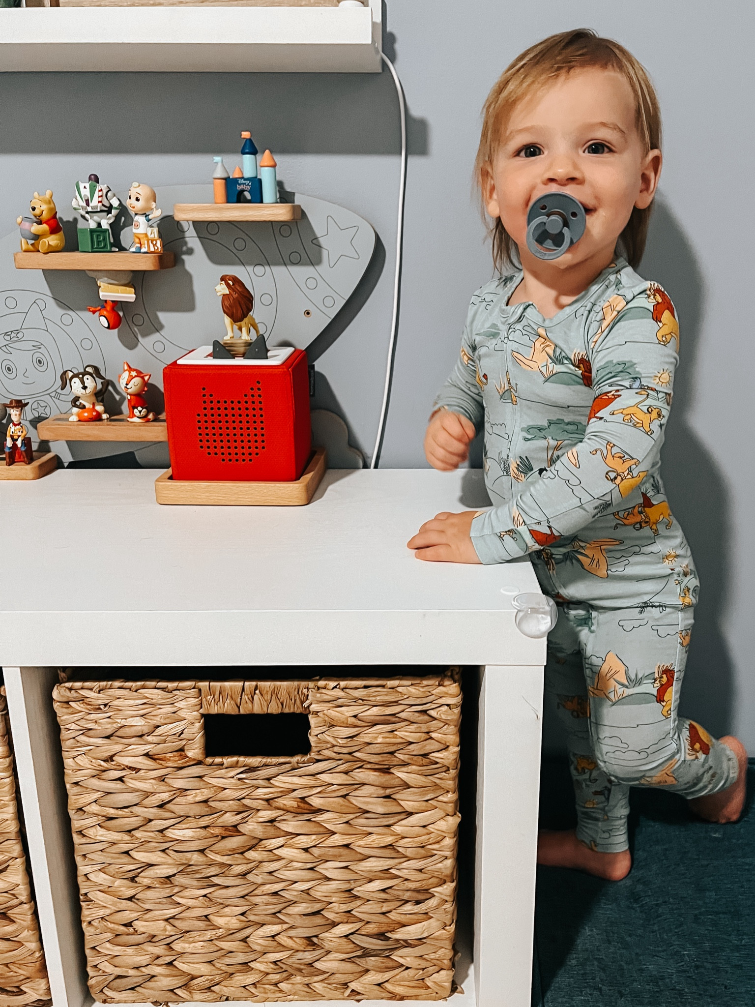 It’s #amazonprimeday and our favorite Tonies Box starter kit is on sale for under $100! 

Create fun memories with dance parties, story time, or get ready for bedtime with some soothing lullabies. There’s a tonie for everything and my kids absolutely love having the ability to control what they listen to all by themselves. 

This set includes a tonie box (red, blue, pink, or purple) and 5 tonie characters! 

The red/blue tonie box includes Woody, Mufasa, Lightning McQueen, Winnie the Pooh, and the Playtime Puppy! 

The pink/purple box come with Belle, Moana, Rapunzel, Cinderella and the Playtime Puppy. 

#primeday #primedaydeals #disney #disneydeals #lionking #baby #kids

#LTKKids #LTKFamily #LTKFindsUnder100