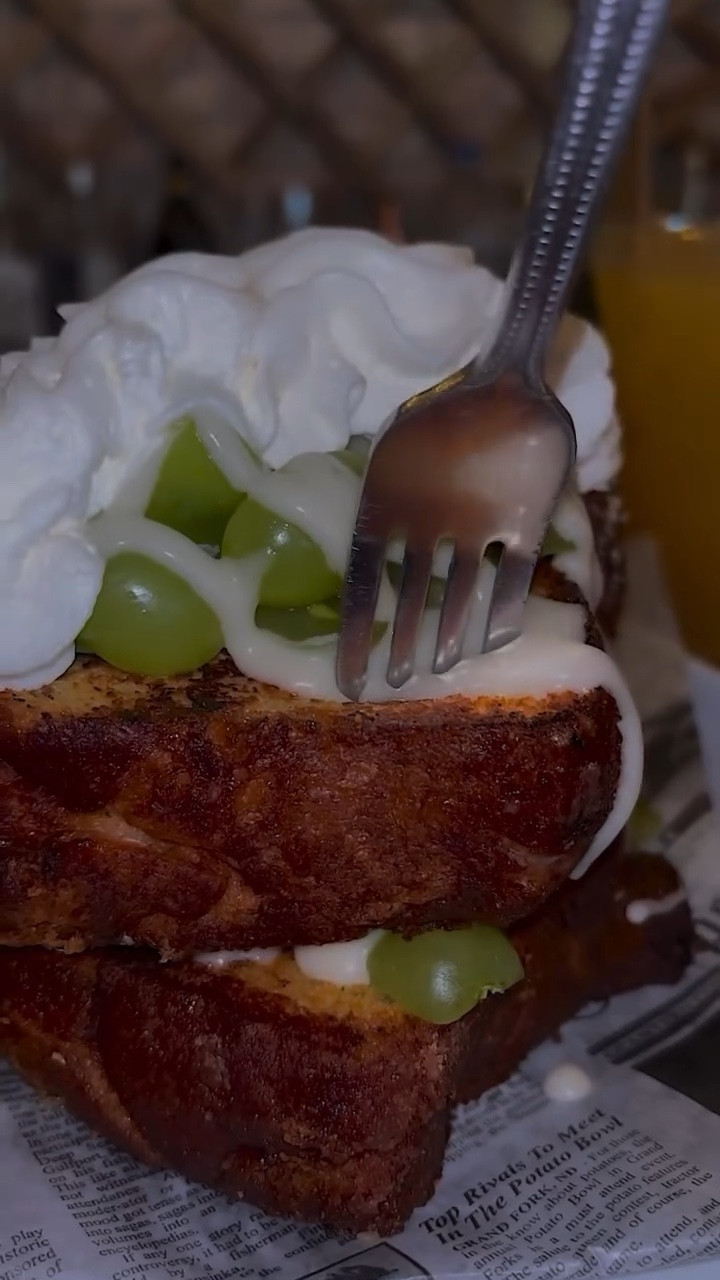 Going out to eat is literally my favorite activity 😭 so of course I had to do brunch in Puerto Rico 🇵🇷

And when I saw the French toast options??? Baby. That’s my go-to breakfast every time.

If you’re planning a PR trip, save this one ✈️
.
.
#thingstodo #thingstodopuertorico #placestotravel #blackwomentravel #travelcontentcreator where to eat Puerto Rico, Puerto Rico travels, where to travel