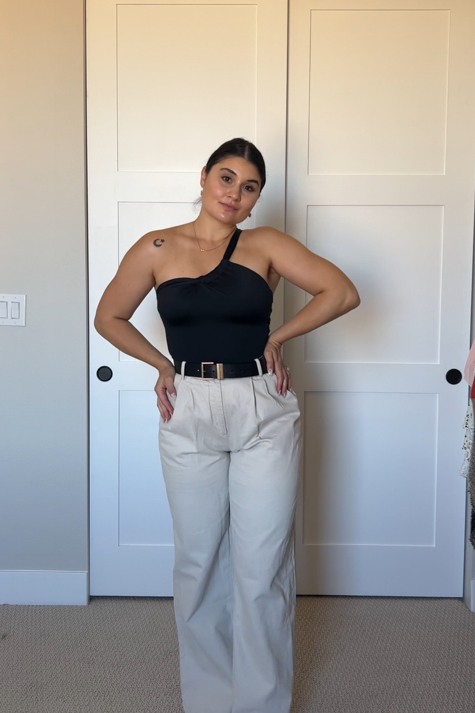 Outfits I’m packing for one week in London 

Love these AF jeans, wearing size 29 in Long 


Black top
Going out top 
One shoulder top 
Dressy top 
Cream jeans 


#LTKstyletip #LTKtravel