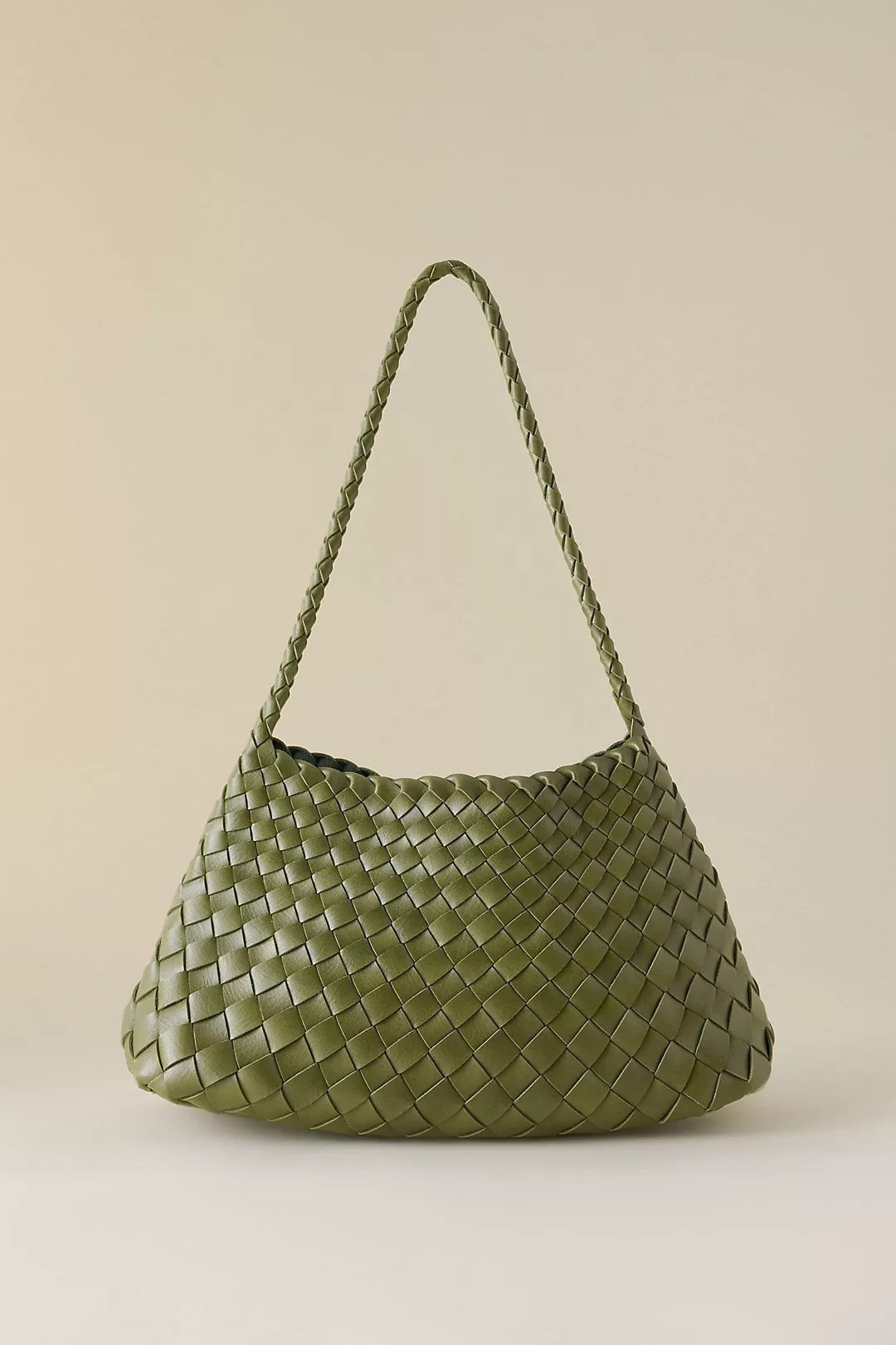 This bag is as perfect as the original. Made of leather in a refreshing color @Anthropologie 💚

#LTKeurope #LTKbag #LTKspring