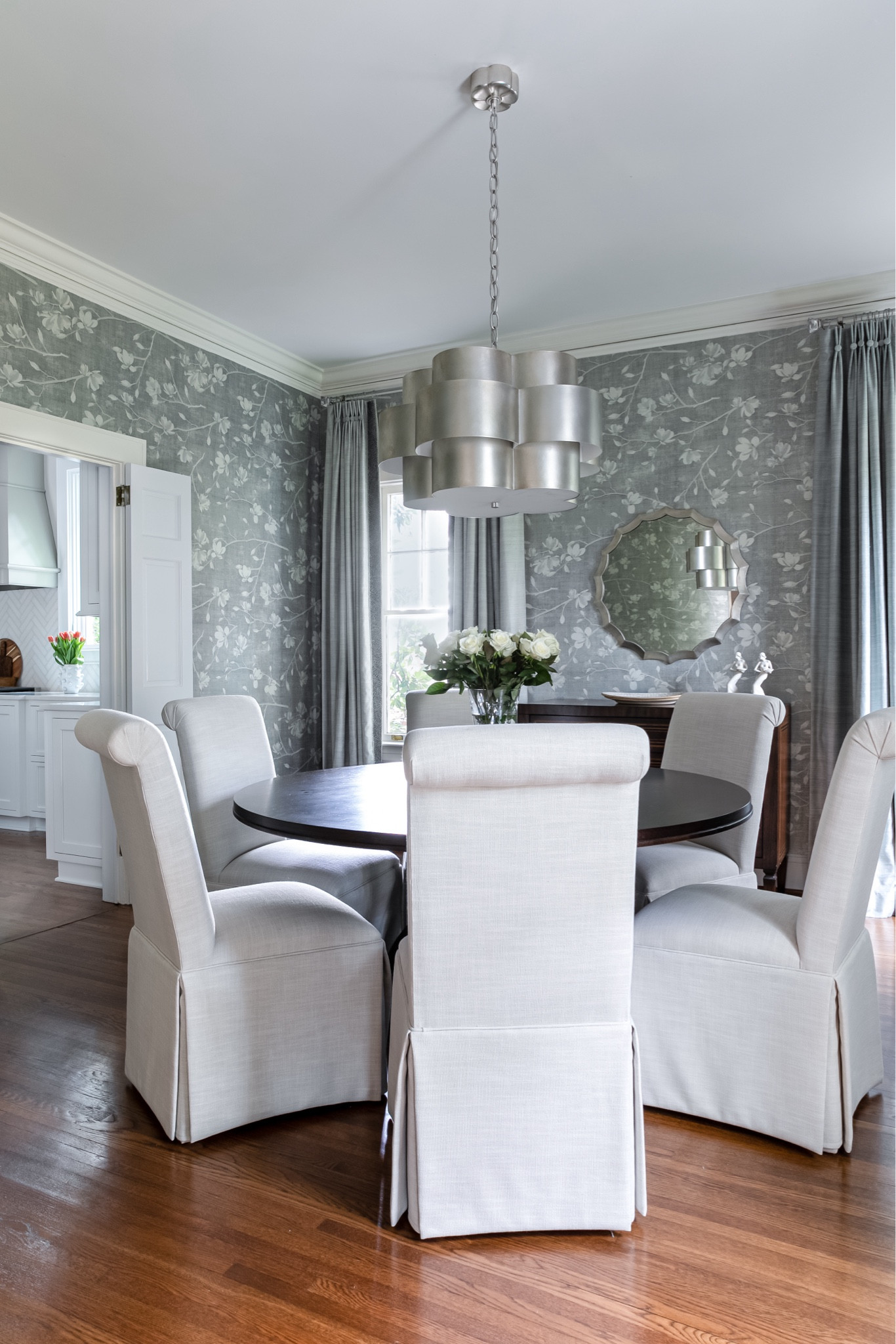 My dining room chandelier is 20% off

#LTKsalealert #LTKCyberWeek #LTKhome