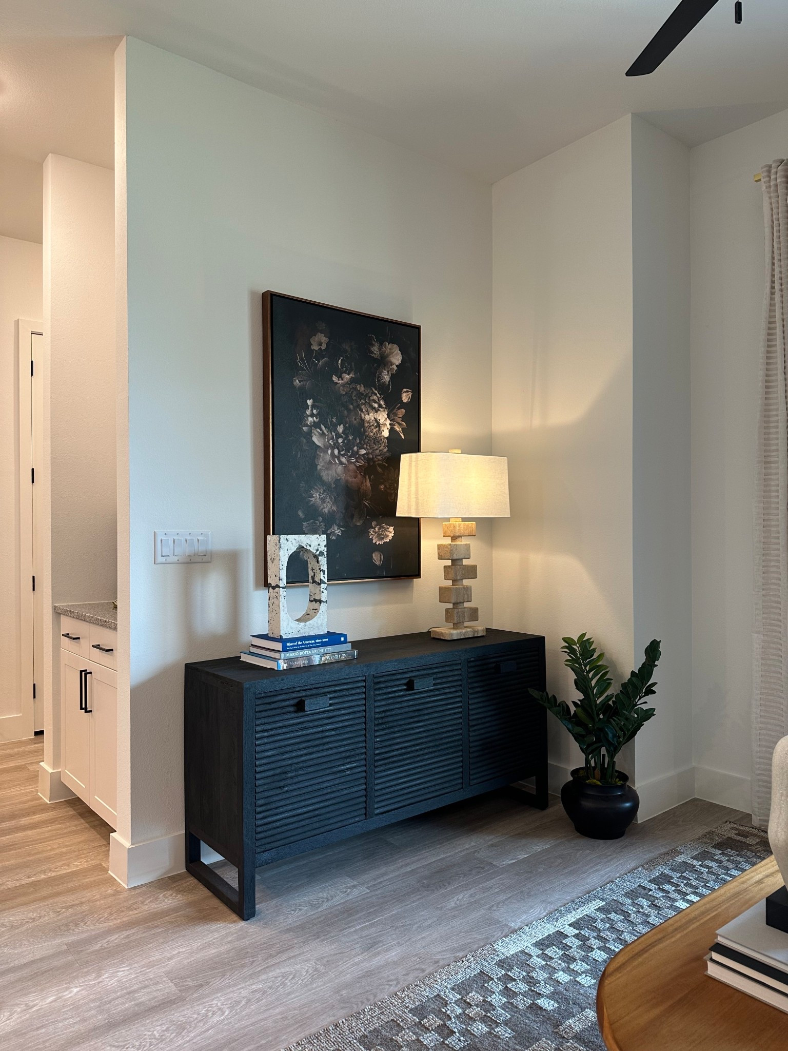 Shop Railyard Model B living room here! 🛍️

#LTKHome #LTKFindsUnder100 #LTKU