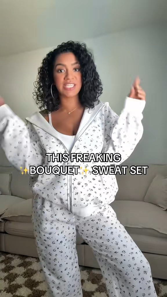A MUST HAVE zip up hoodie + sweatpant set full of bouquets 🌸 (5'4, 135lbs - wearing size M) 

#LTKFindsUnder100 #LTKSeasonal #LTKStyleTip