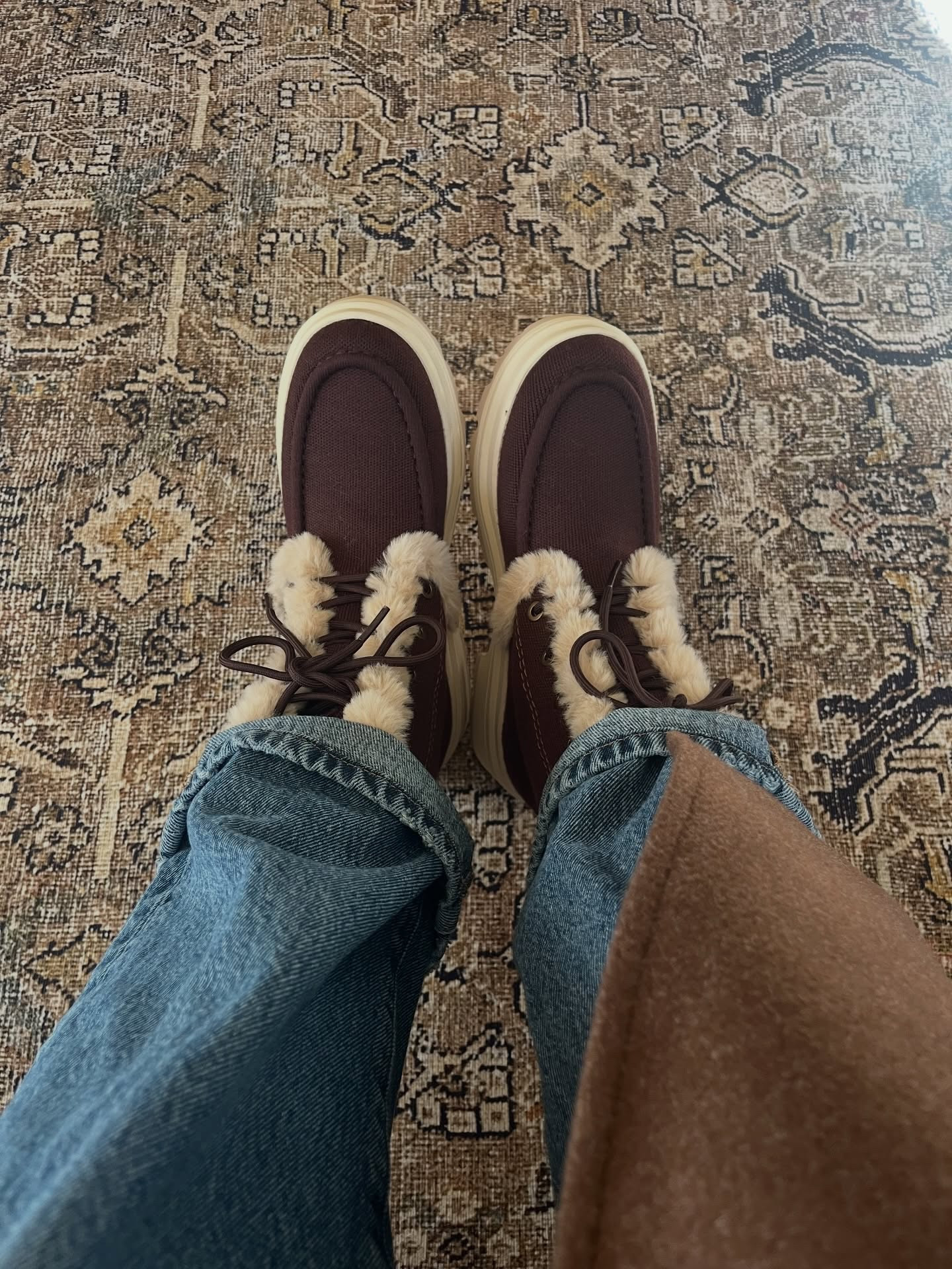 Some outfit inspo for this freezing weather 🤎🥶

Comment SHOP for links or follow along for more outfit ideas ✨

#cozyoutfit #warmoutfit #casualoutfitideas