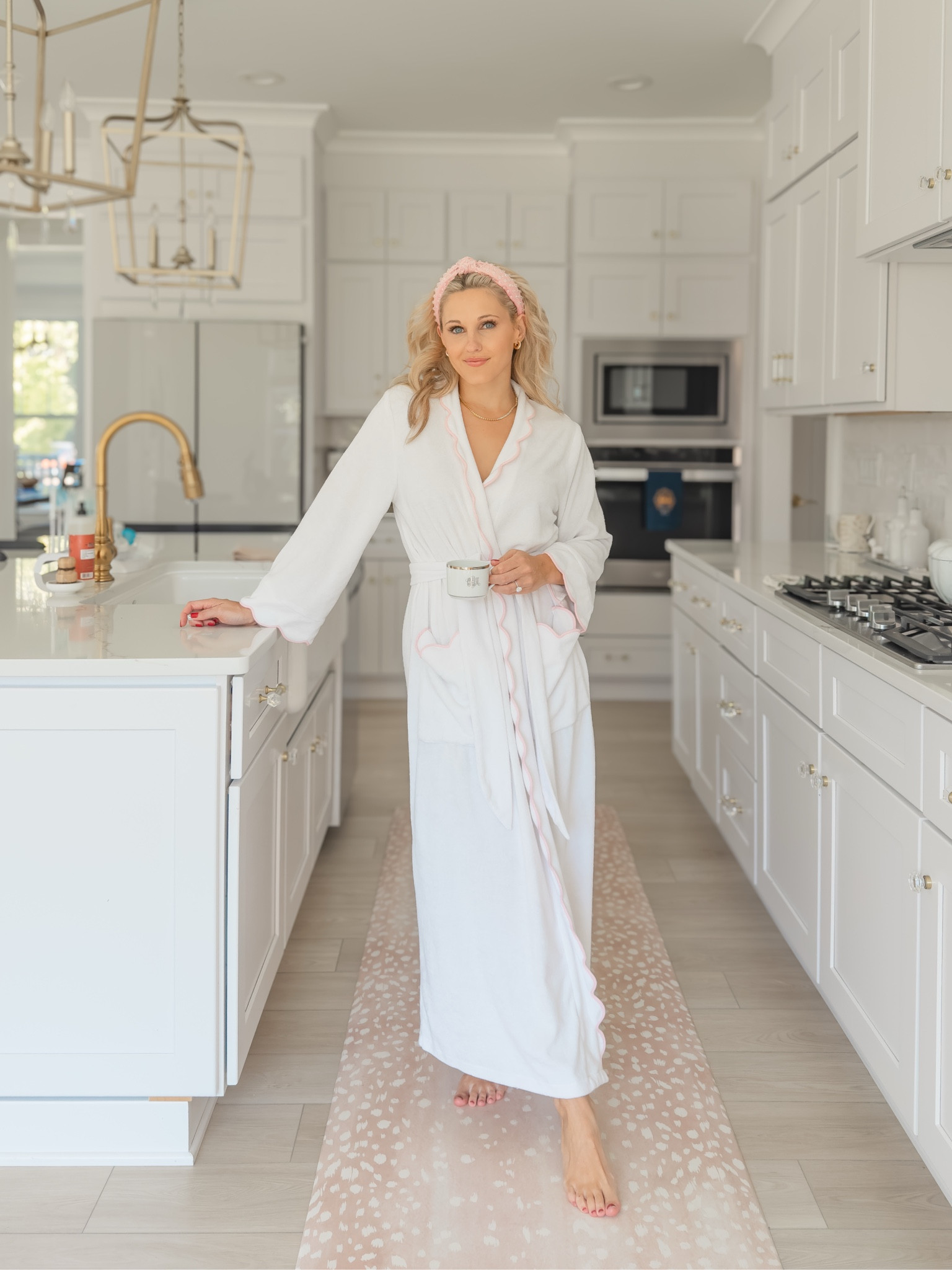 Ask your partner for this pink scalloped robe for valentine’s day! Trustttt me. It’s a splurge but sooooo good!! Always sells out! Wearing medium
Heidi carey
Kitchen
Standing mat
House of noa
White kitchen
Loungewear


#LTKHome #LTKFindsUnder50 #LTKFindsUnder100