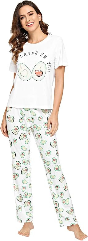 Women's Kitty Cat Print Tee and Polka Dot Pants Pajama Set | Amazon (US)