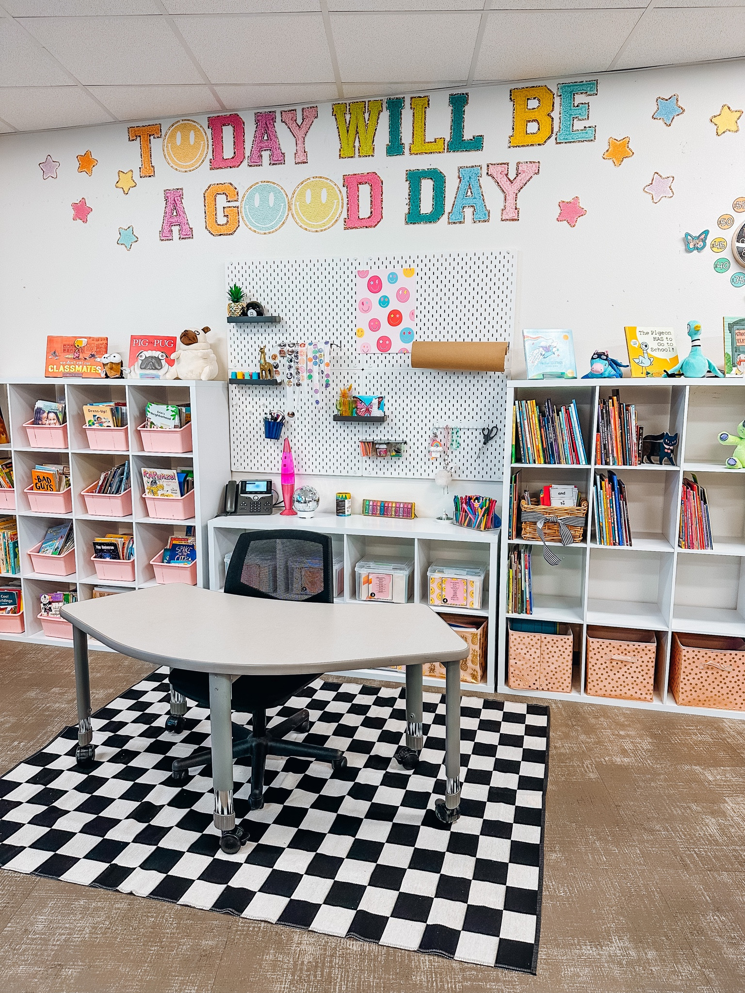 Cube shelf storage 

#LTKBacktoSchool #LTKSeasonal #LTKFind